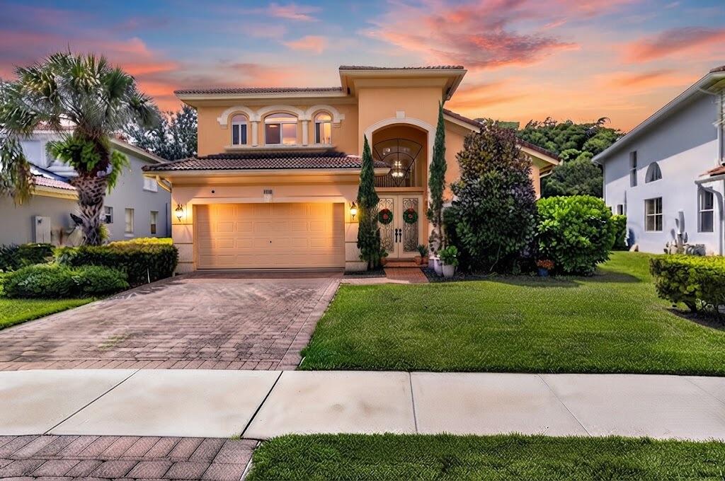 9262 Silver Glen Way