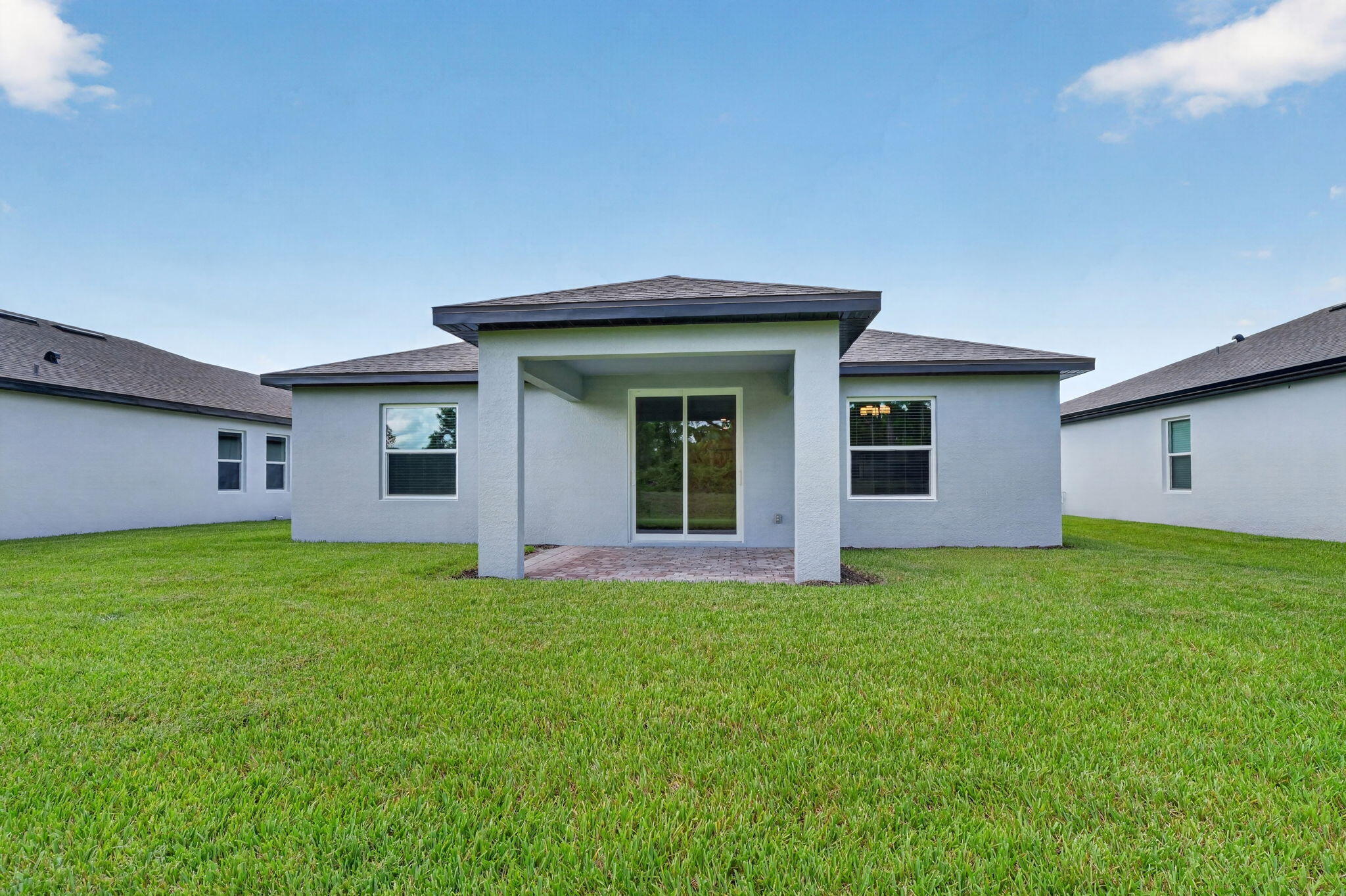 243 LAKESIDE BREEZE Way