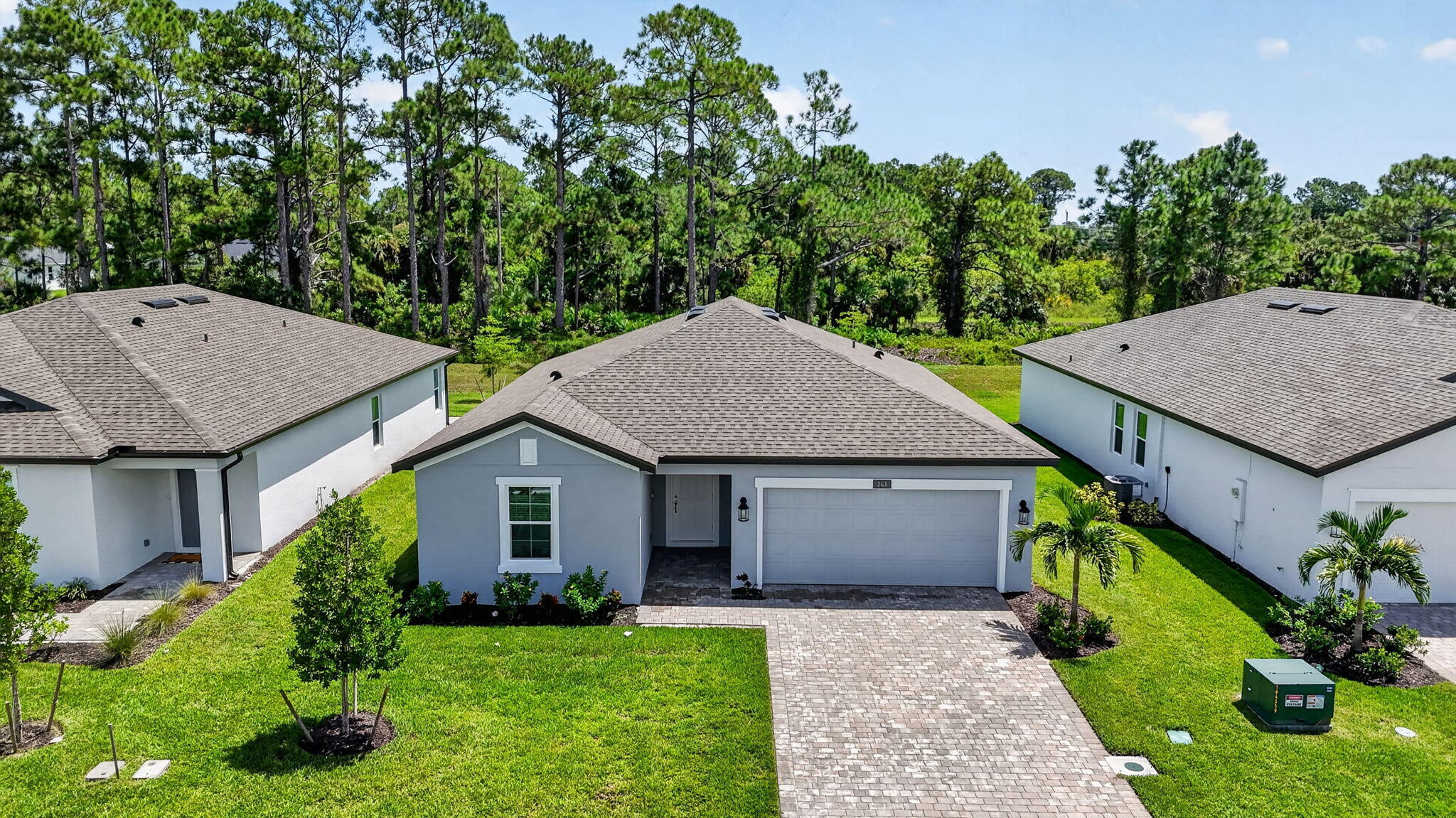 243 LAKESIDE BREEZE Way