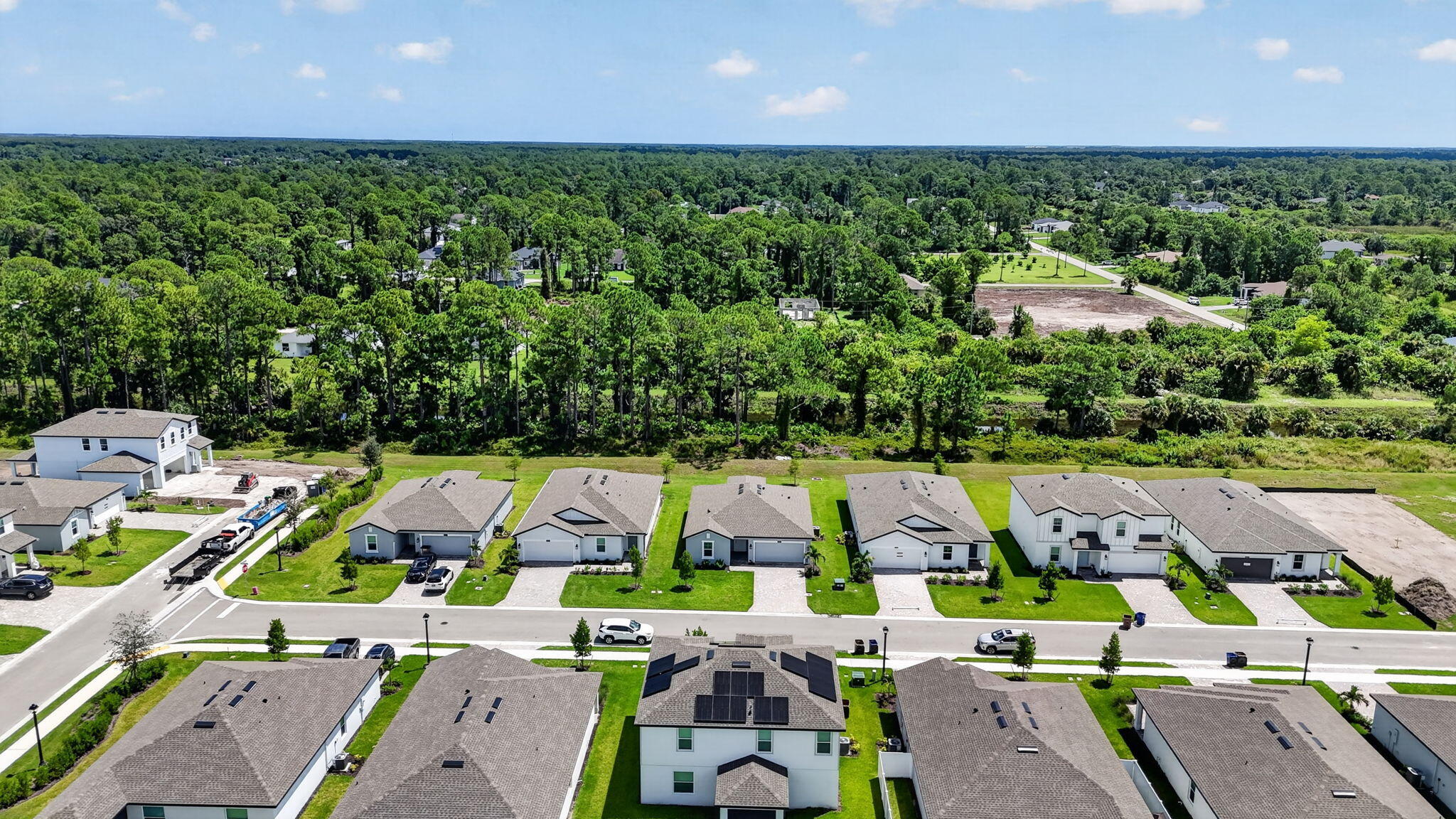 243 LAKESIDE BREEZE Way