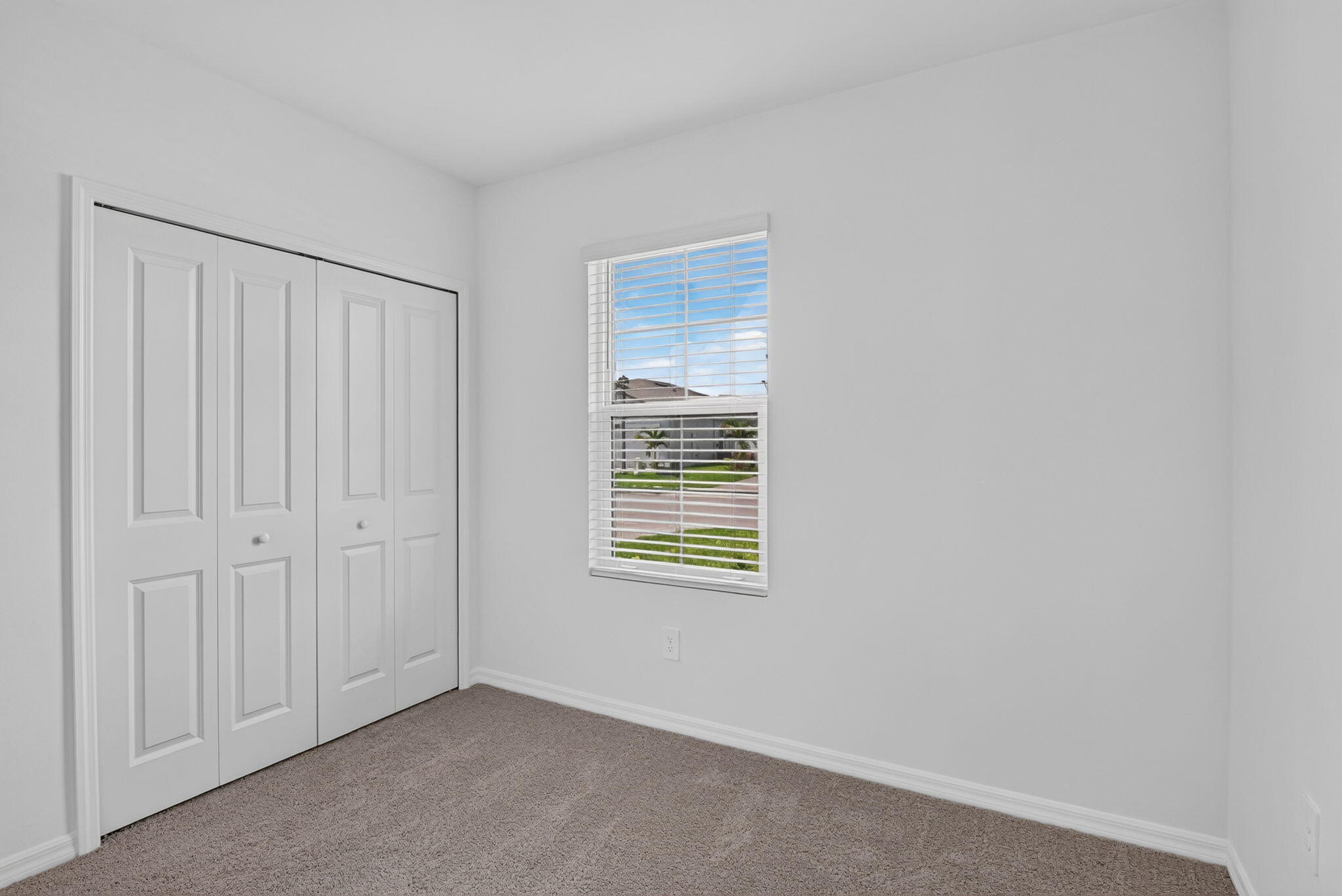 243 LAKESIDE BREEZE Way