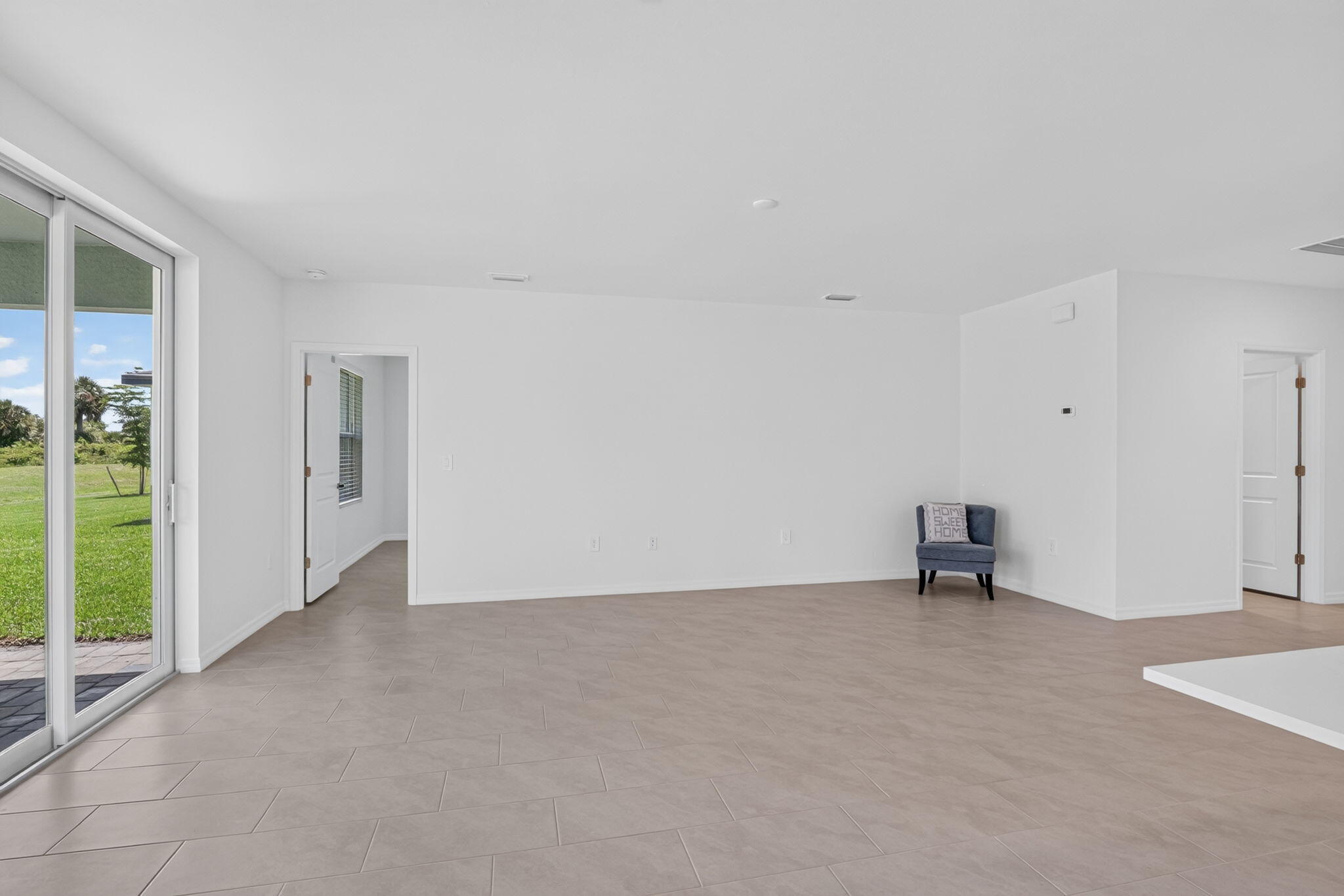 243 LAKESIDE BREEZE Way