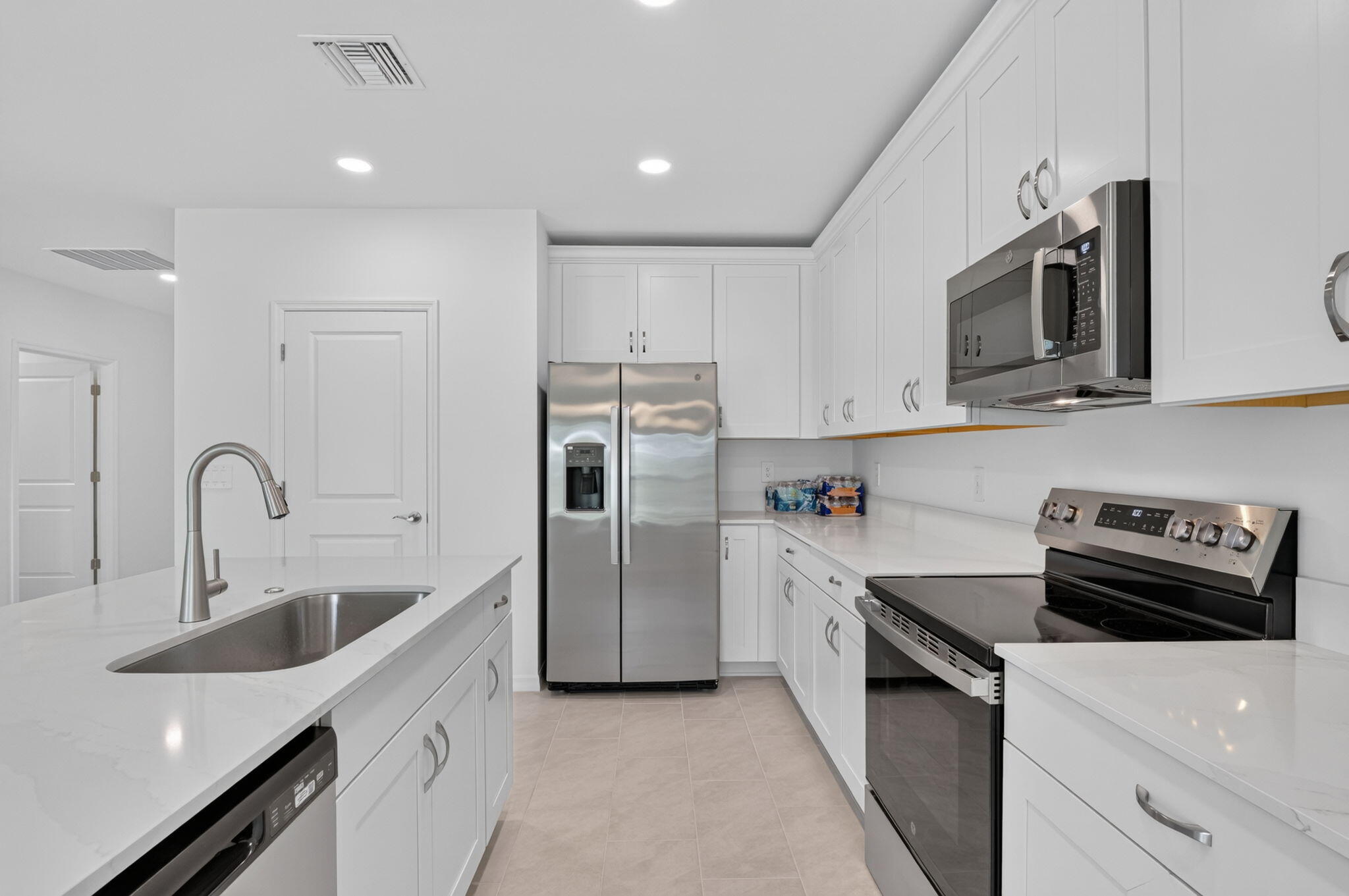 243 LAKESIDE BREEZE Way