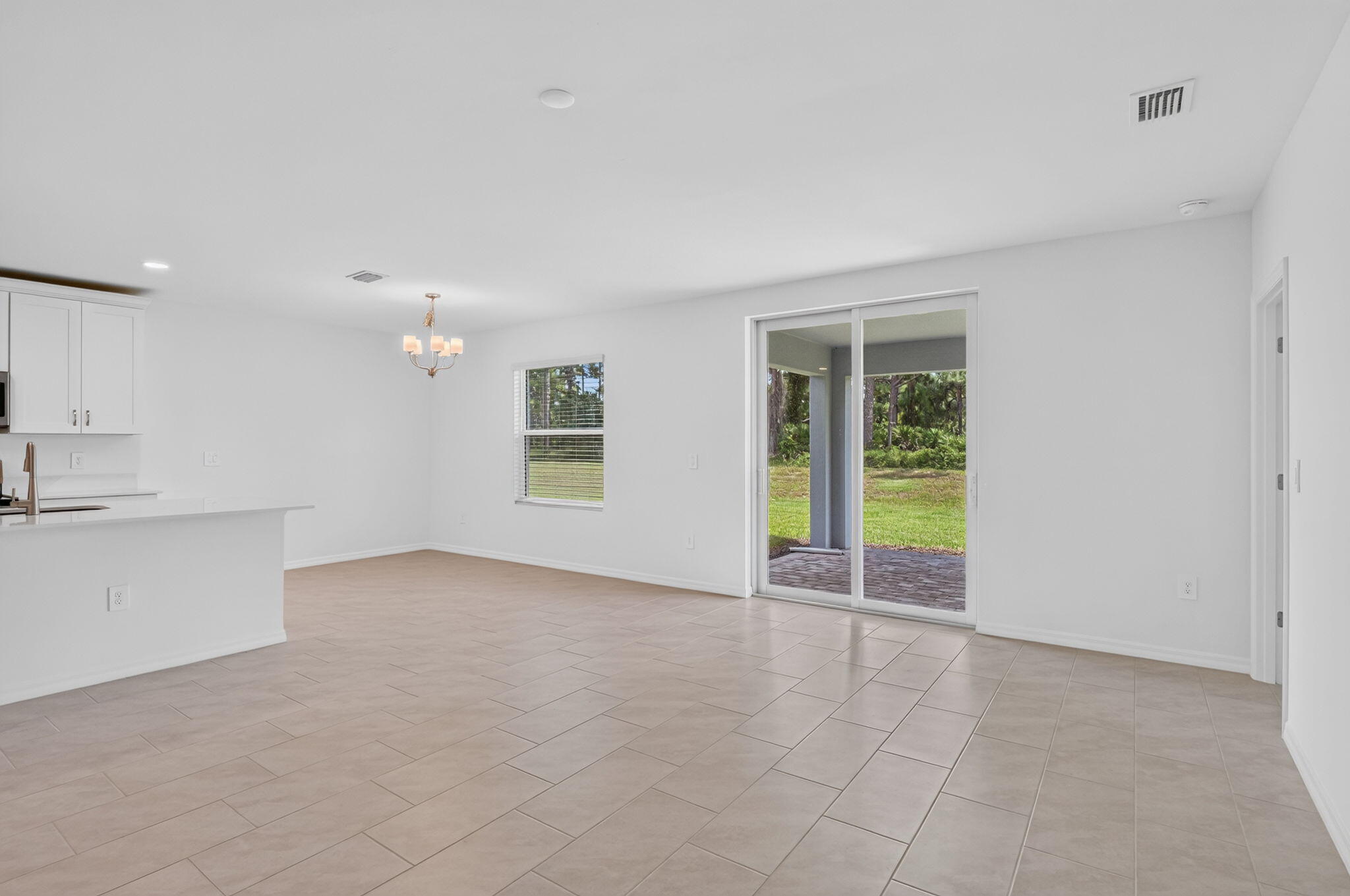 243 LAKESIDE BREEZE Way