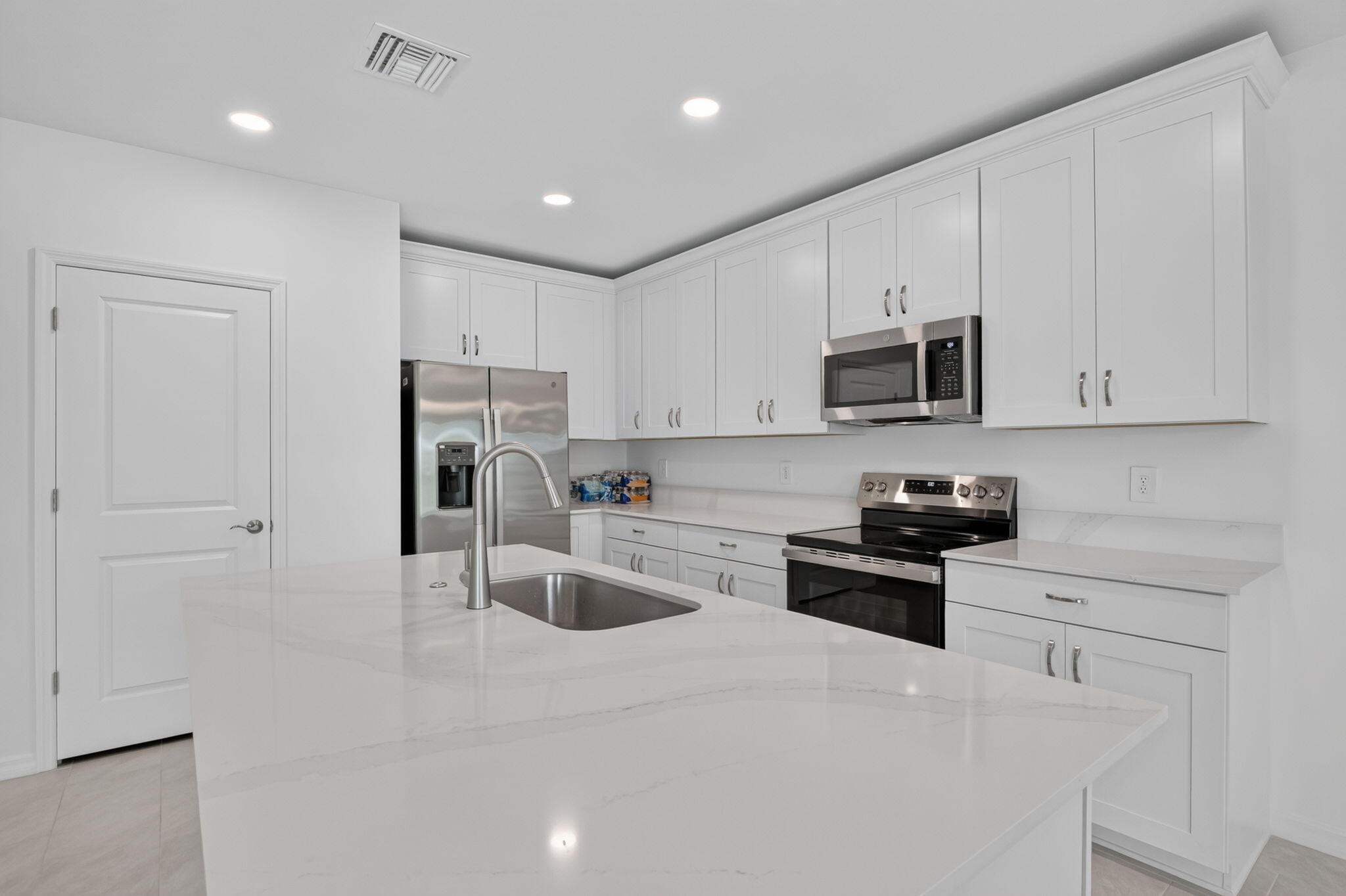 243 LAKESIDE BREEZE Way