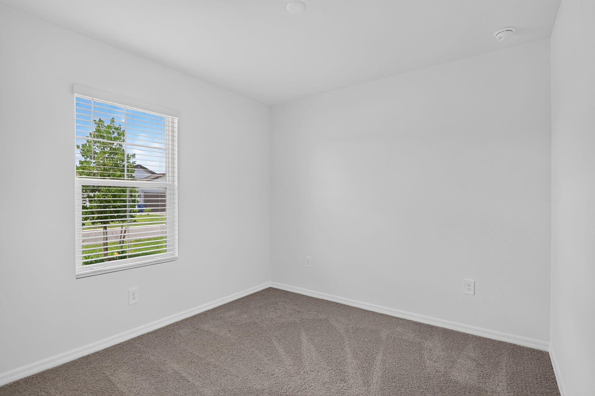243 LAKESIDE BREEZE Way