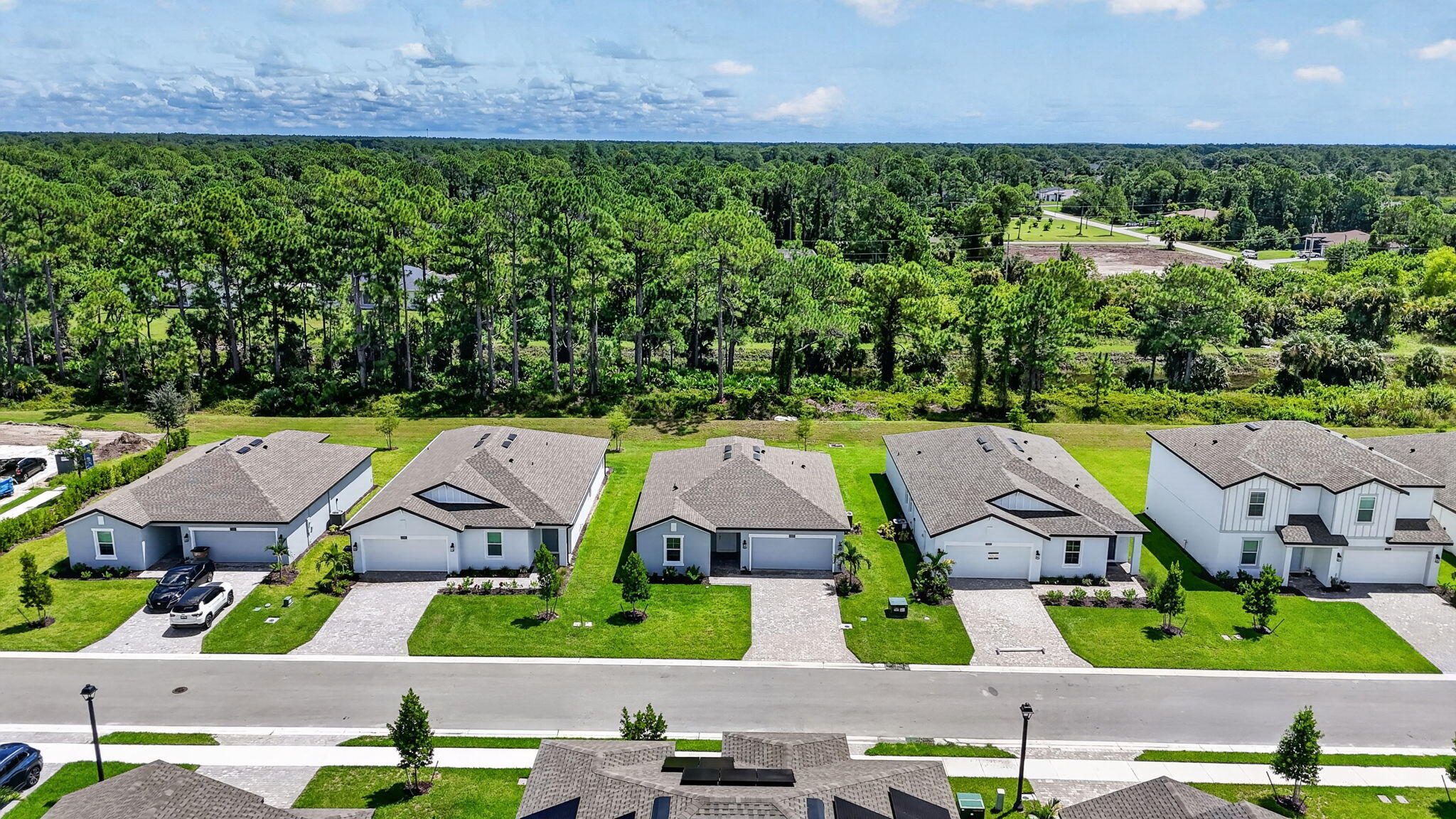 243 LAKESIDE BREEZE Way
