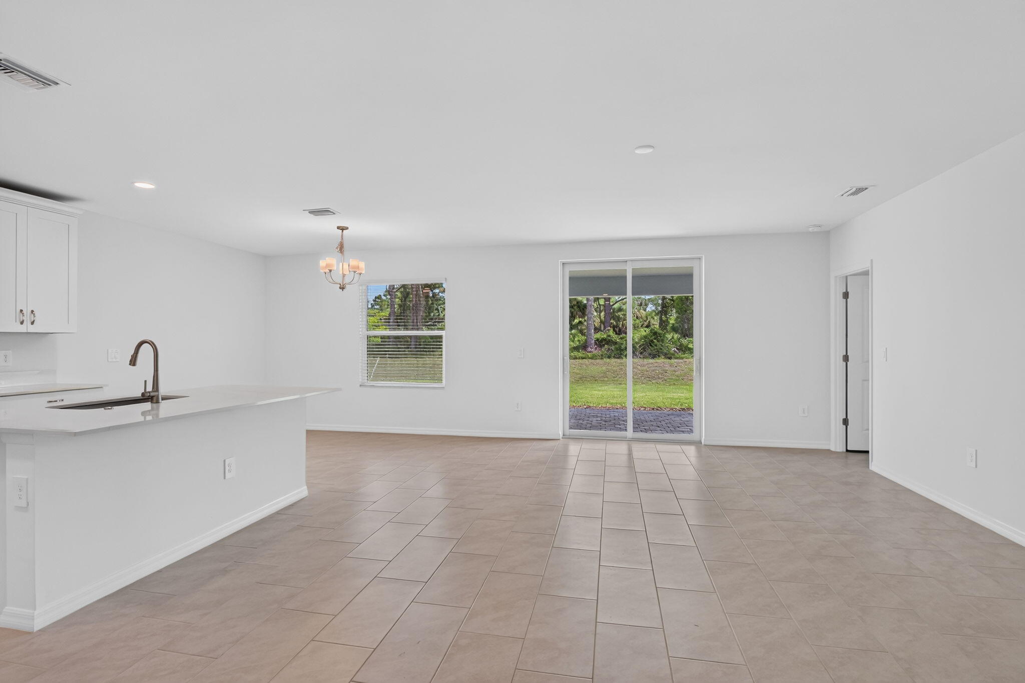 243 LAKESIDE BREEZE Way