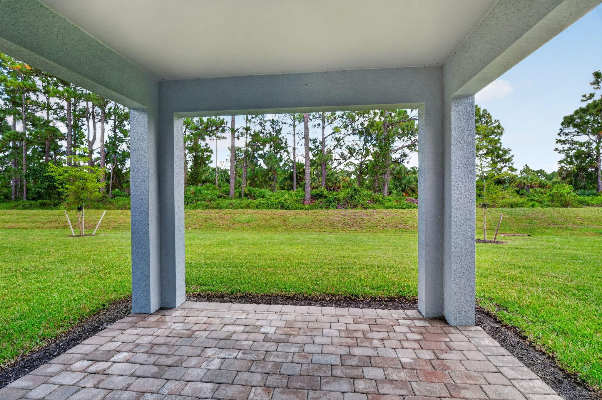 243 LAKESIDE BREEZE Way