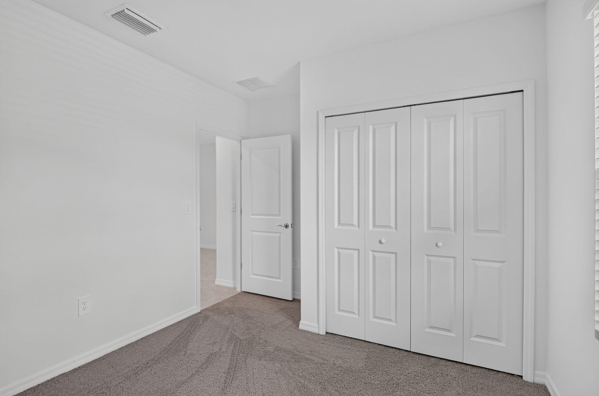 243 LAKESIDE BREEZE Way