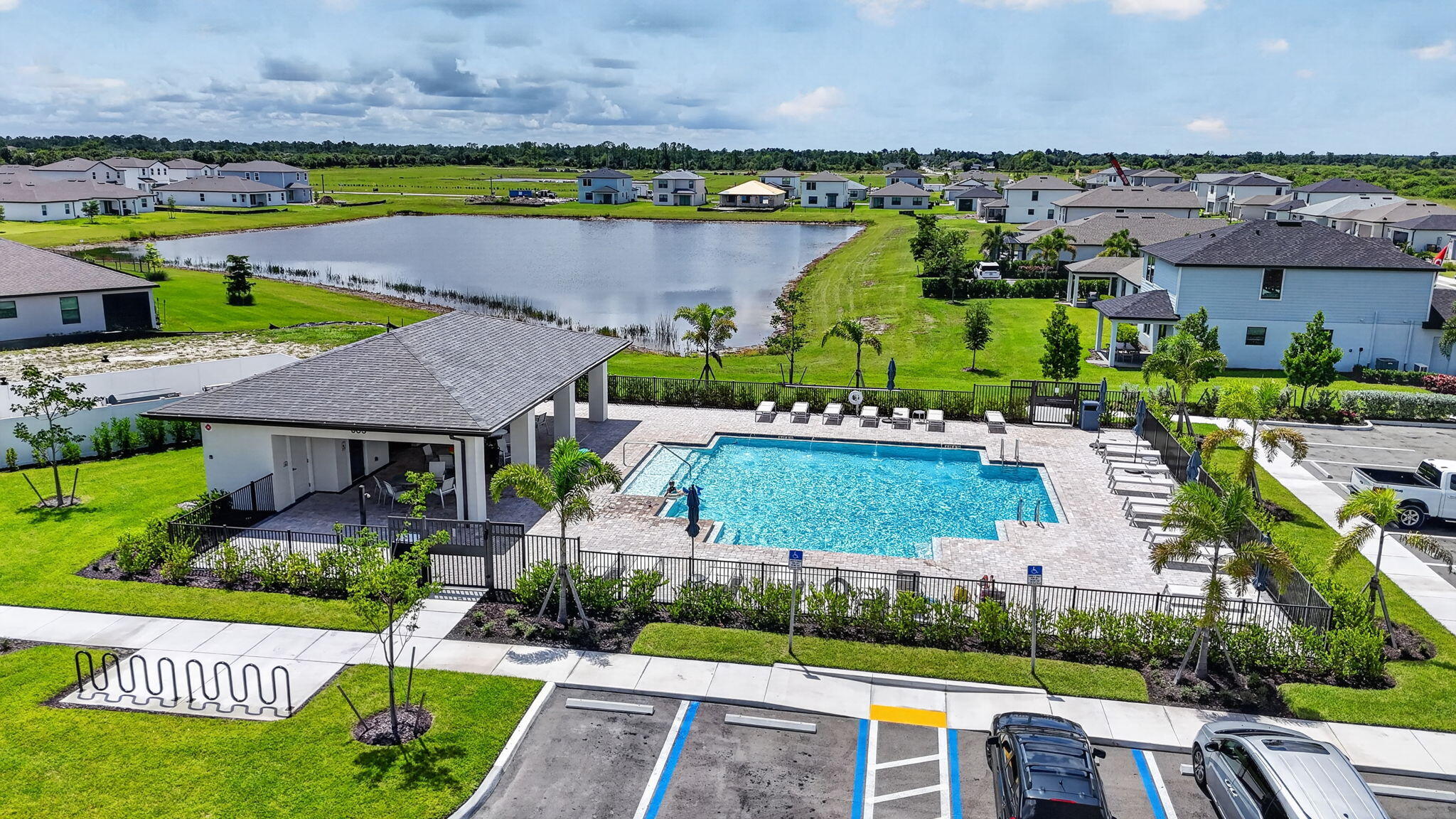 243 LAKESIDE BREEZE Way