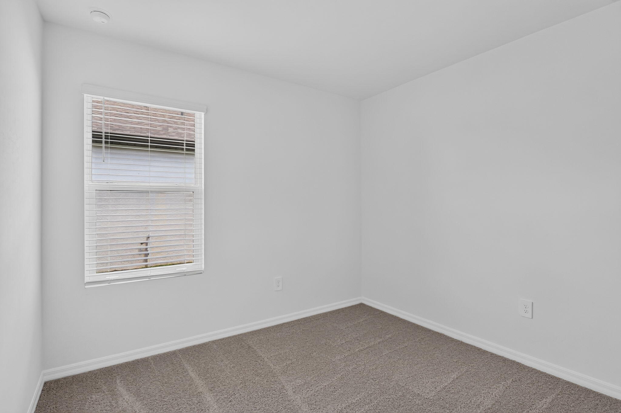 243 LAKESIDE BREEZE Way