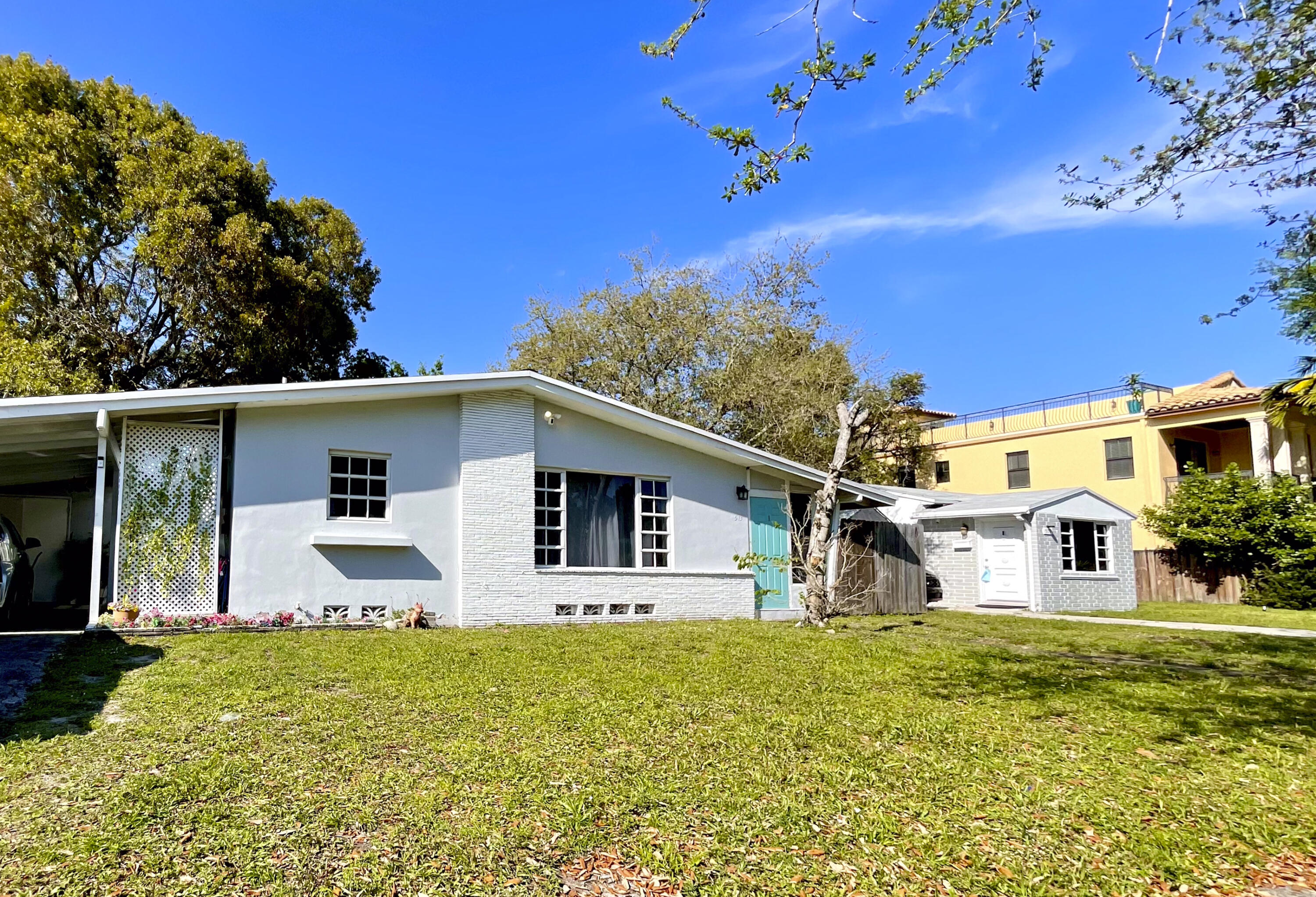 513 SW 17th Street Fort Lauderdale Fl Us 33315 B26079030