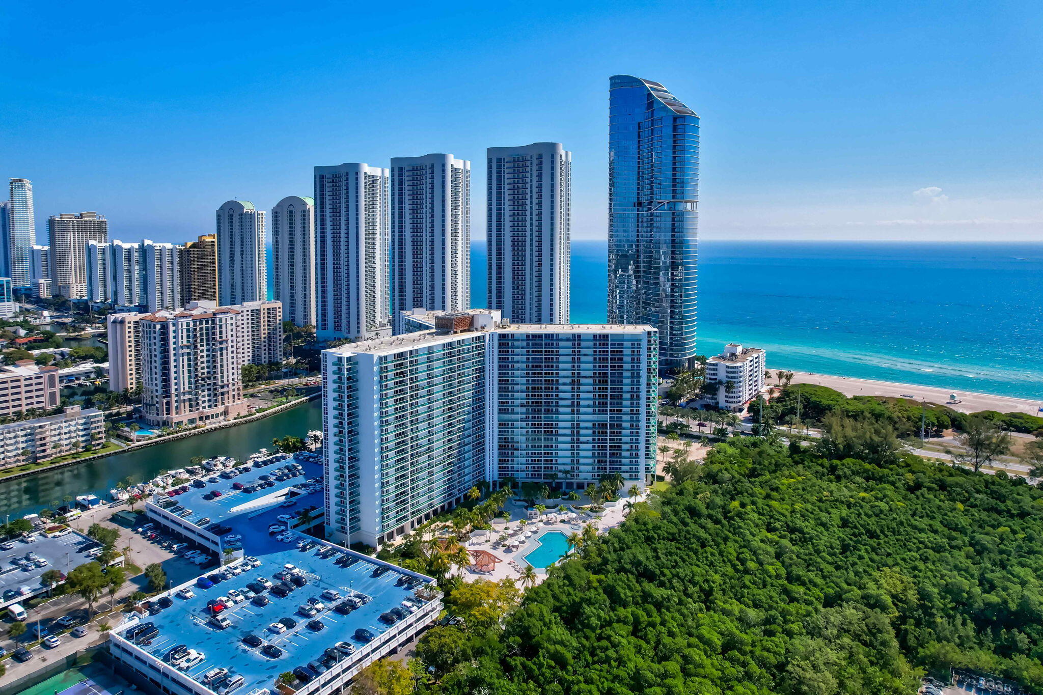 100 BAYVIEW Drive 620