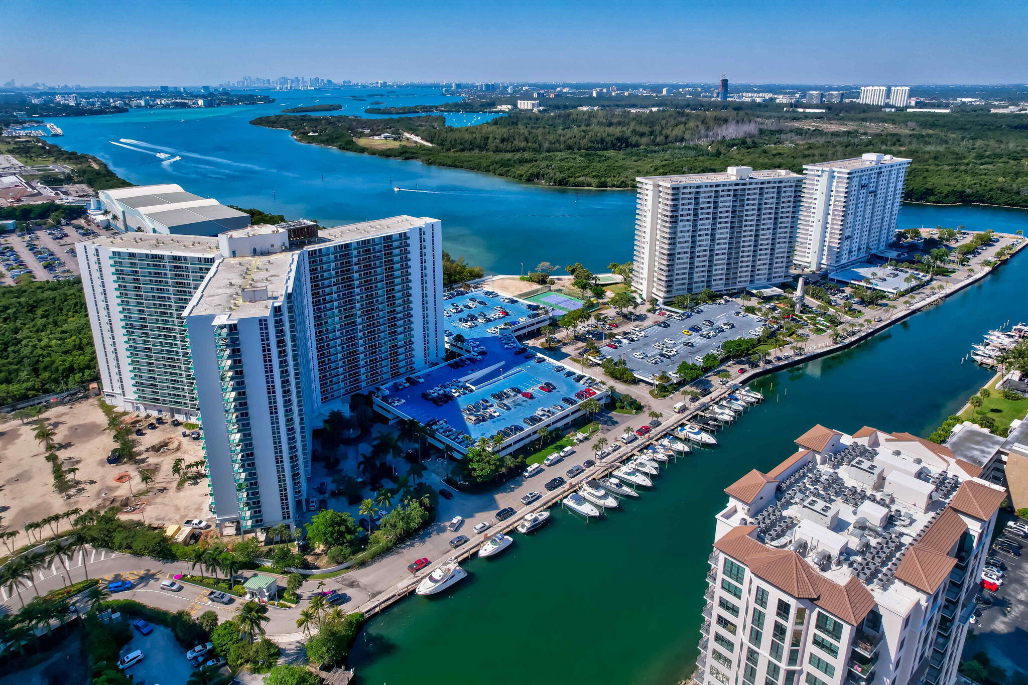 100 BAYVIEW Drive 620