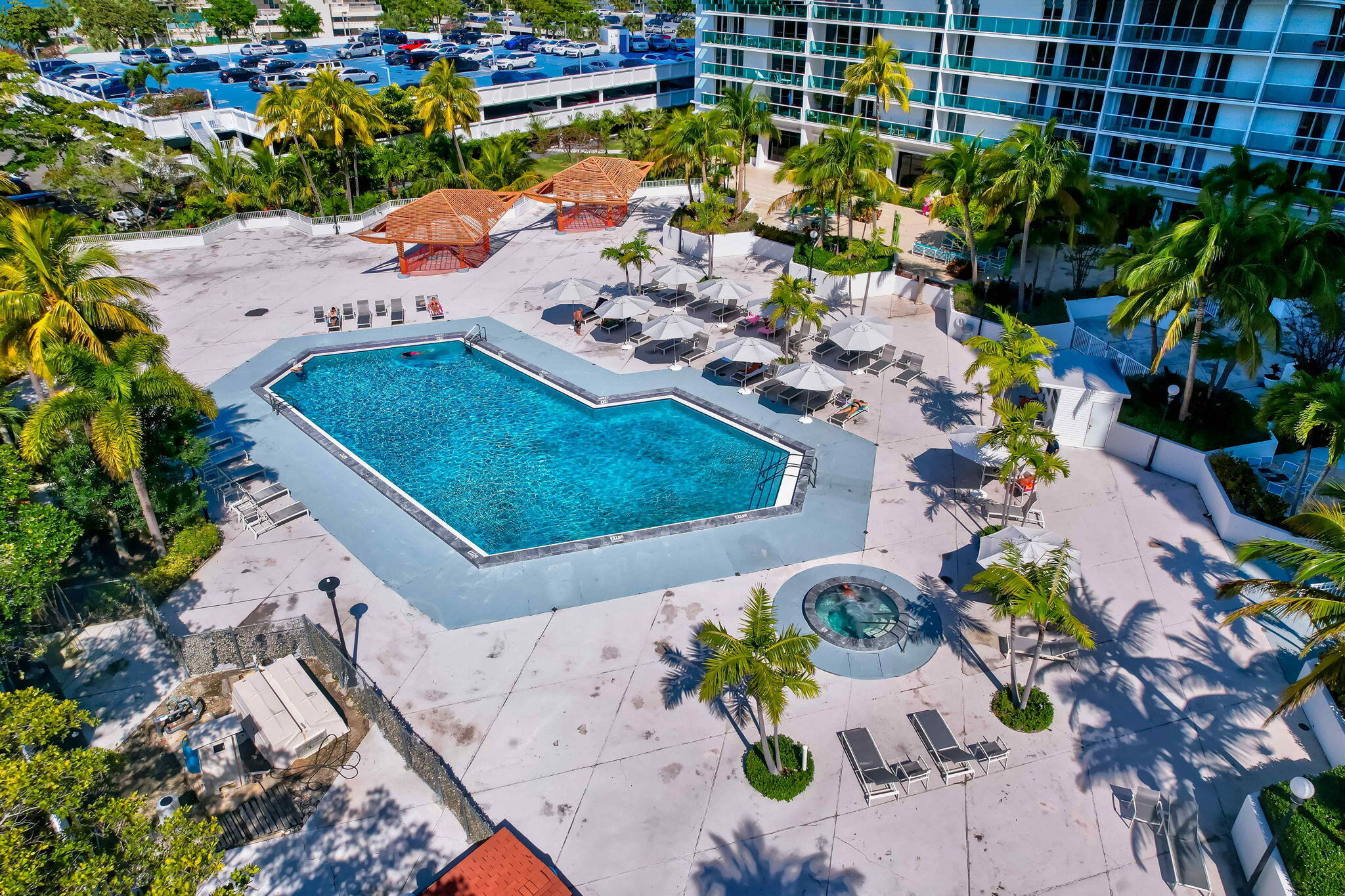 100 BAYVIEW Drive 620
