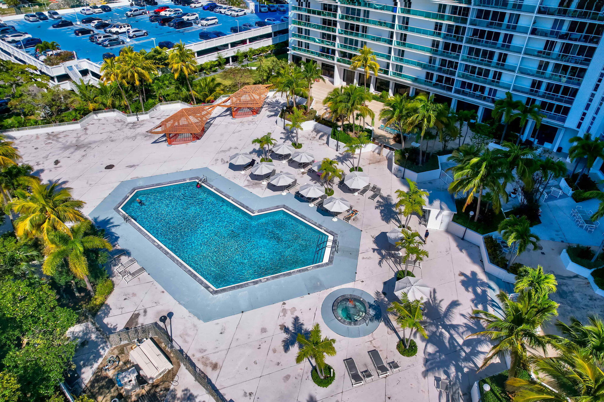 100 BAYVIEW Drive 620