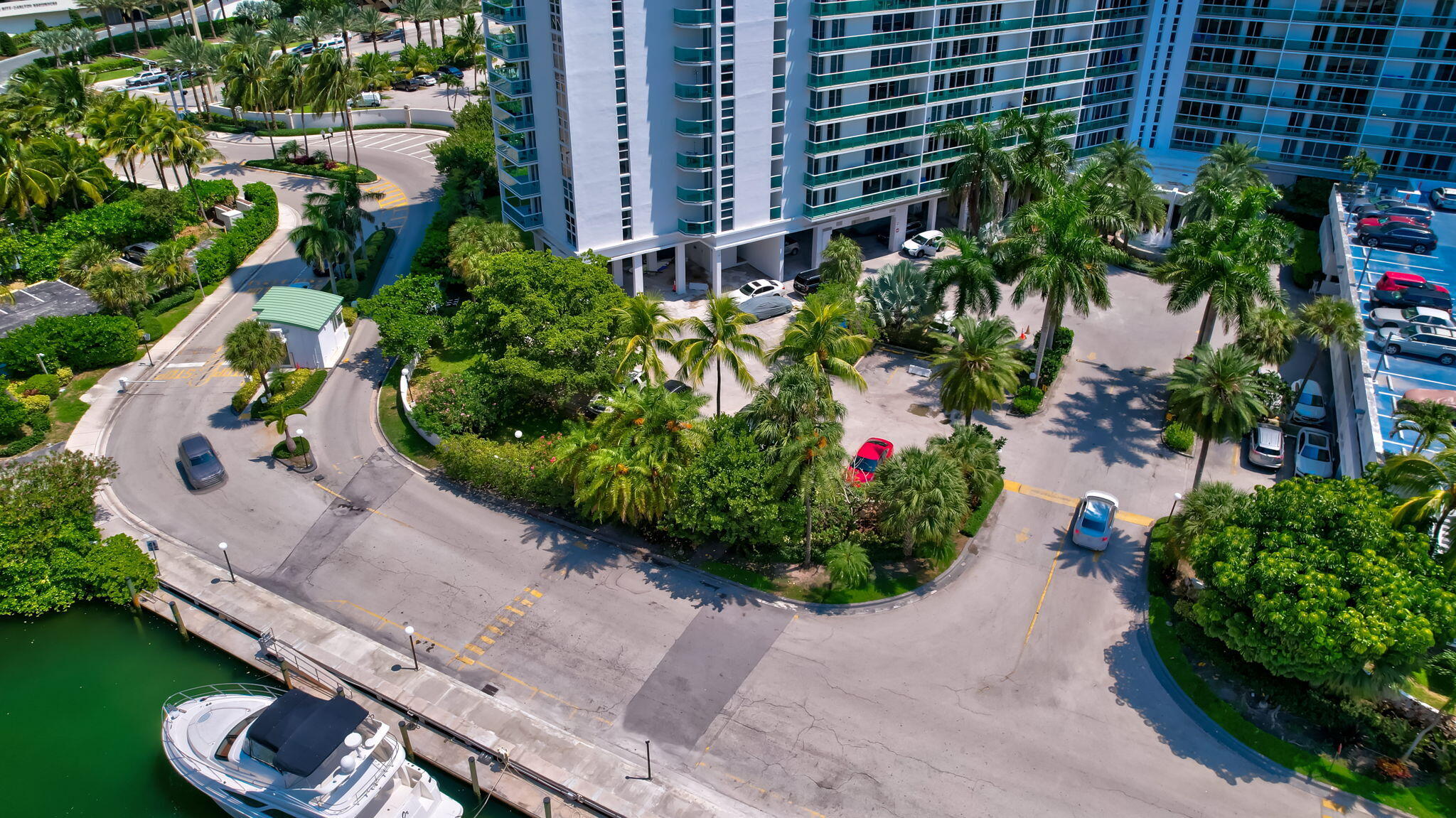 100 BAYVIEW Drive 620