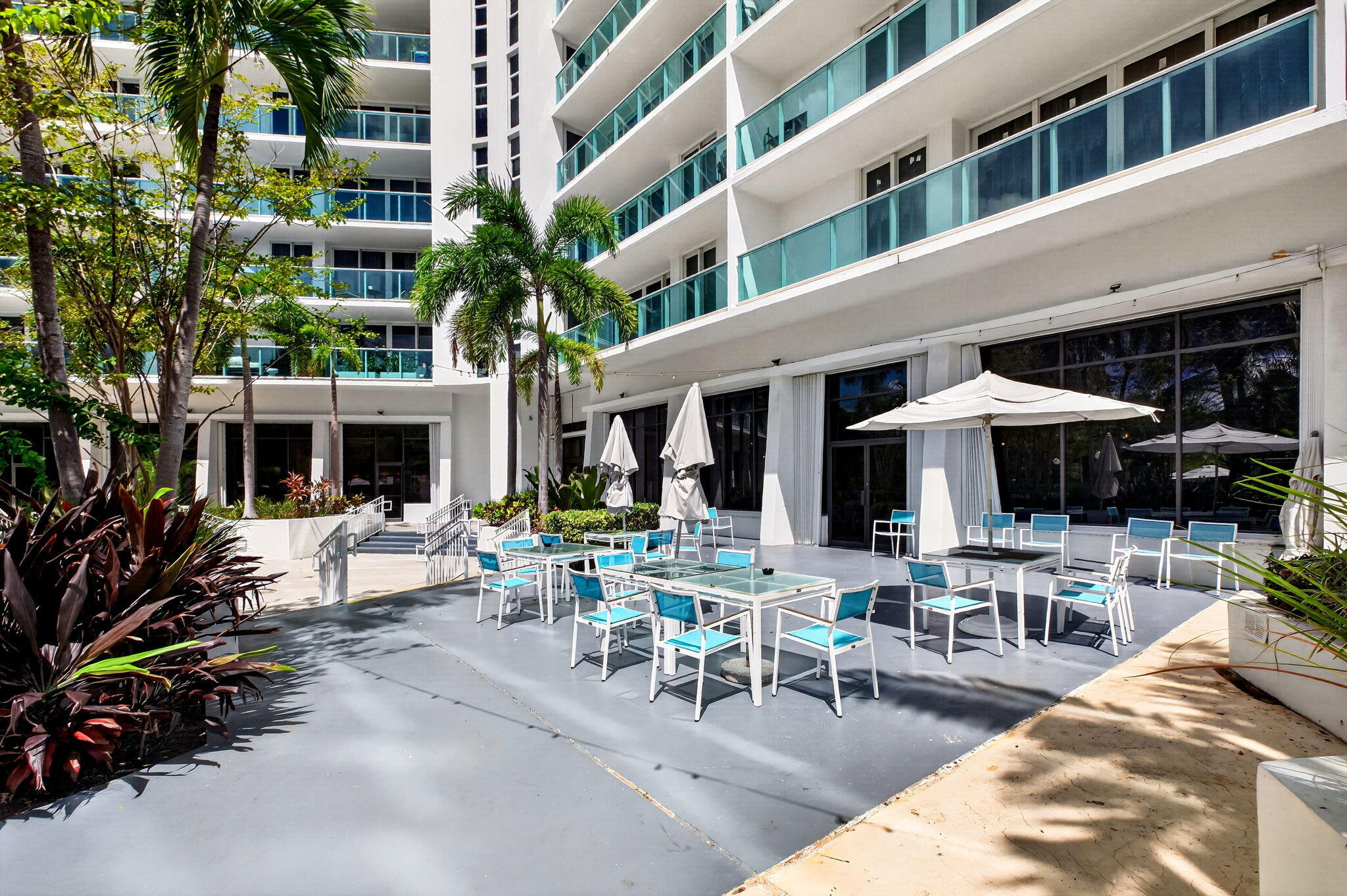 100 BAYVIEW Drive 620