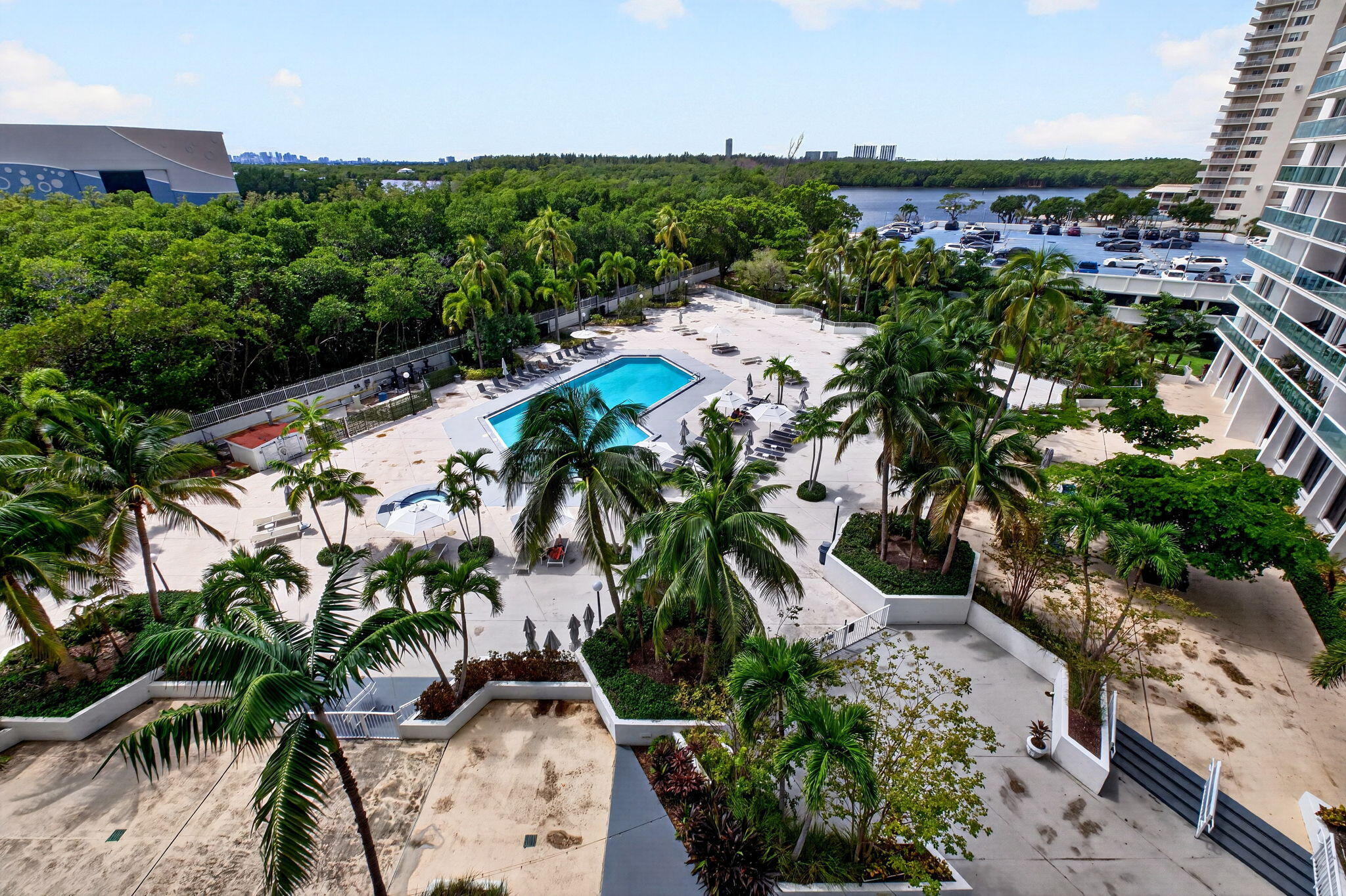 100 BAYVIEW Drive 620