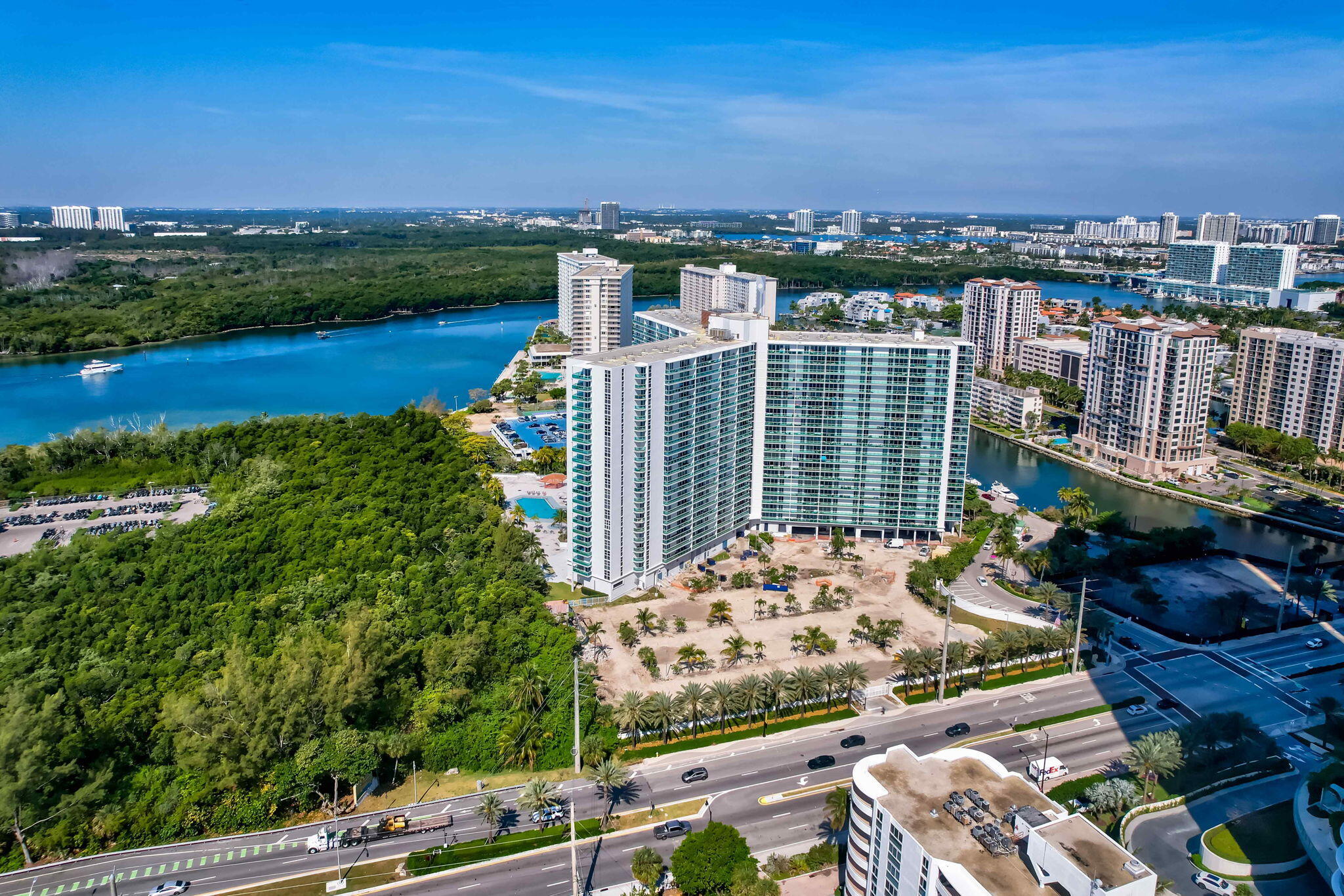 100 BAYVIEW Drive 620
