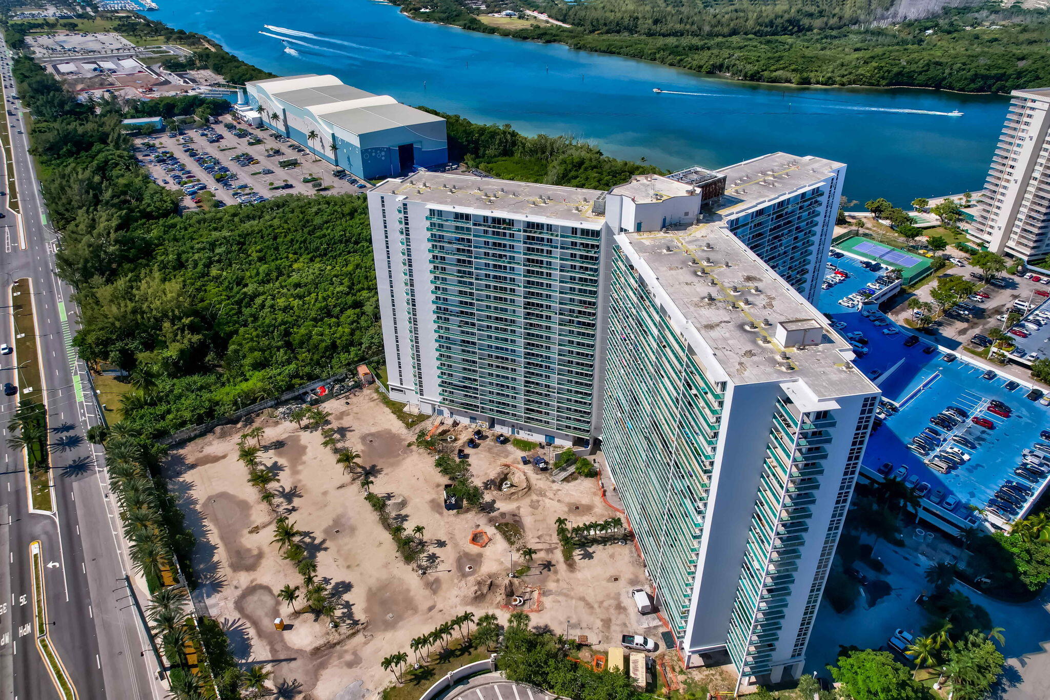 100 BAYVIEW Drive 620
