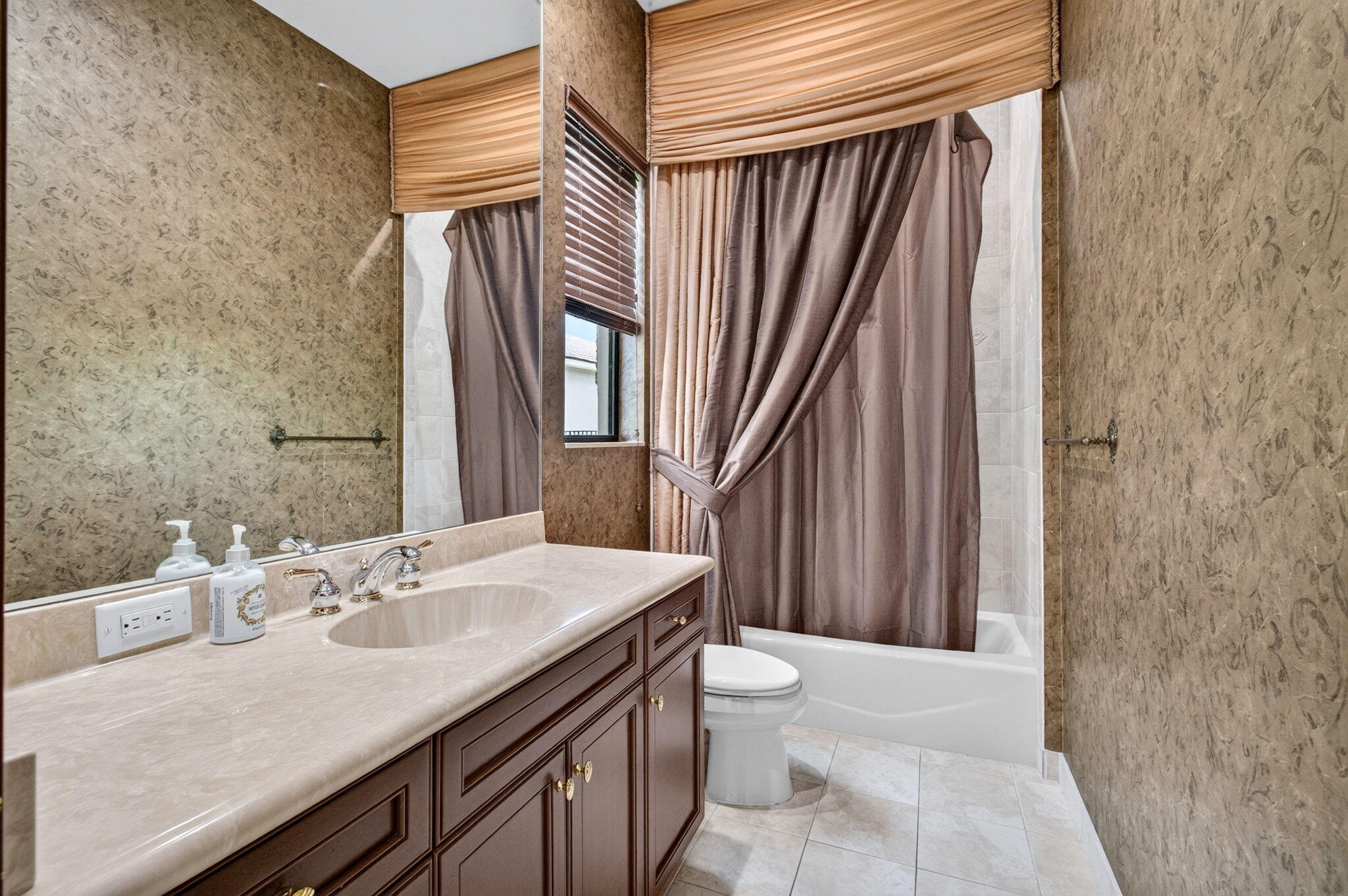 17835 LAKE AZURE Way