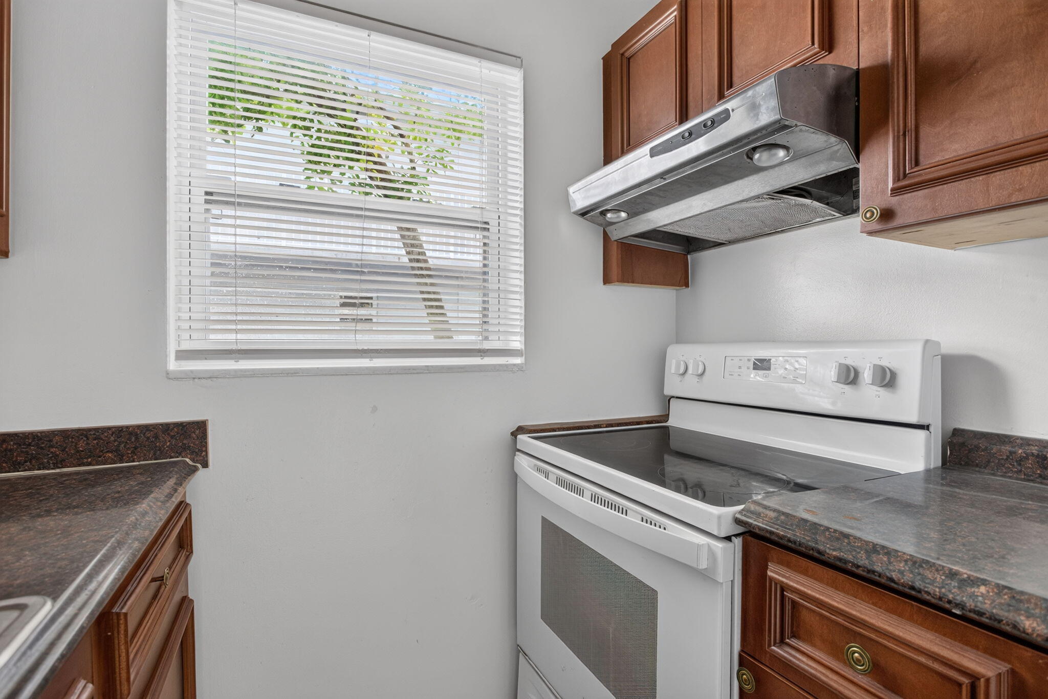 2160 NE 42nd Court 1