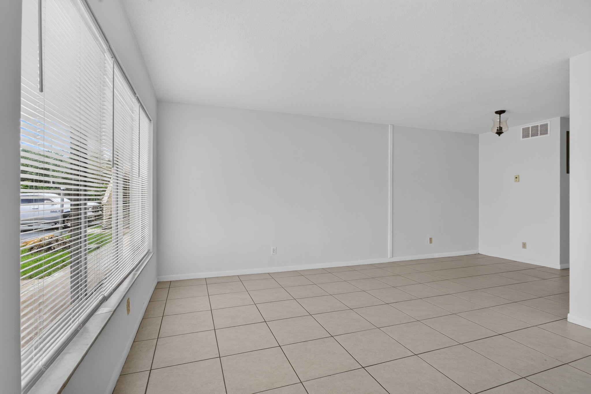 2160 NE 42nd Court 1