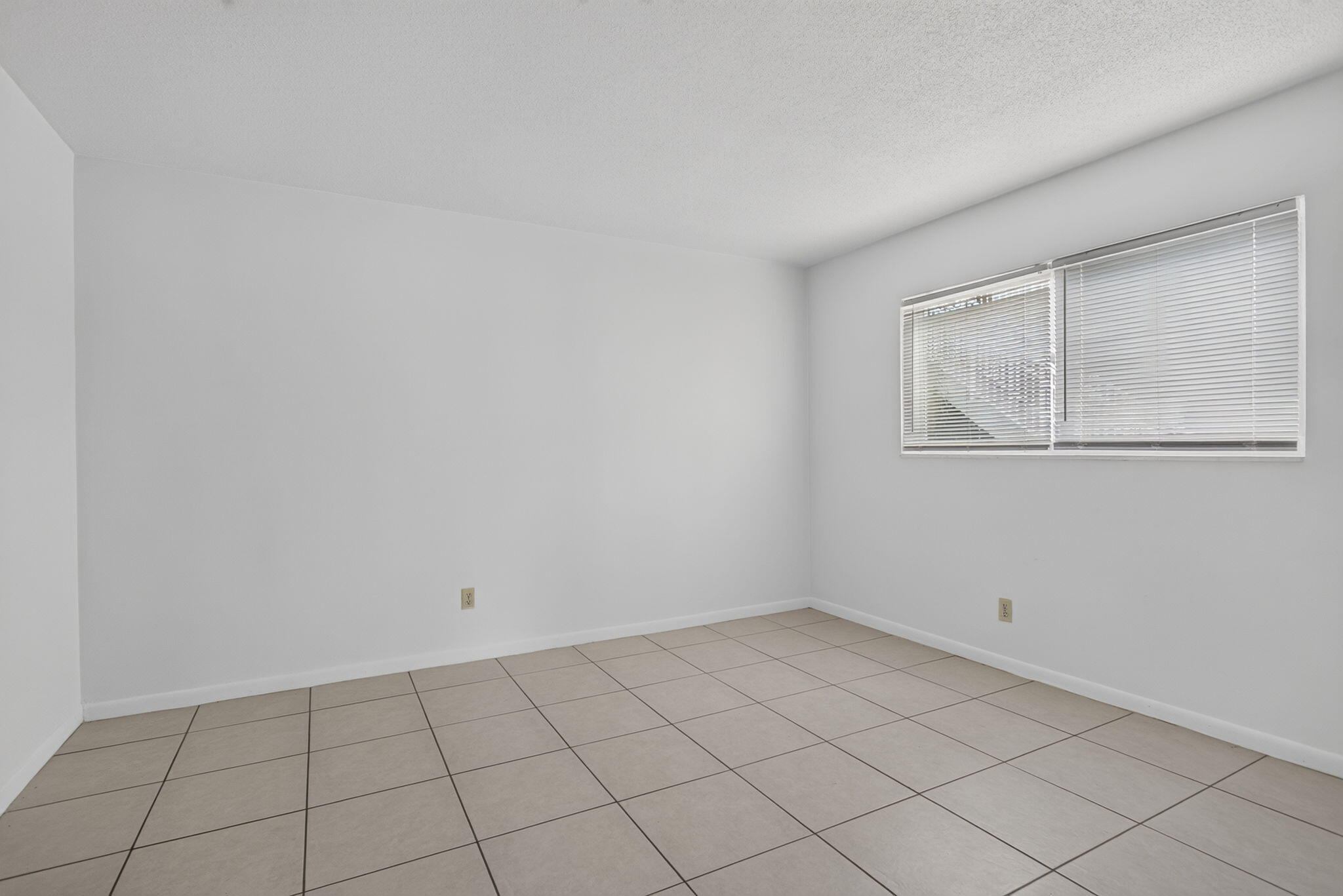 2160 NE 42nd Court 1