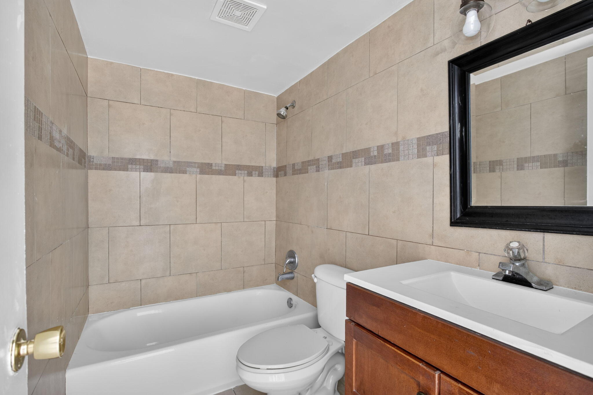 2160 NE 42nd Court 3