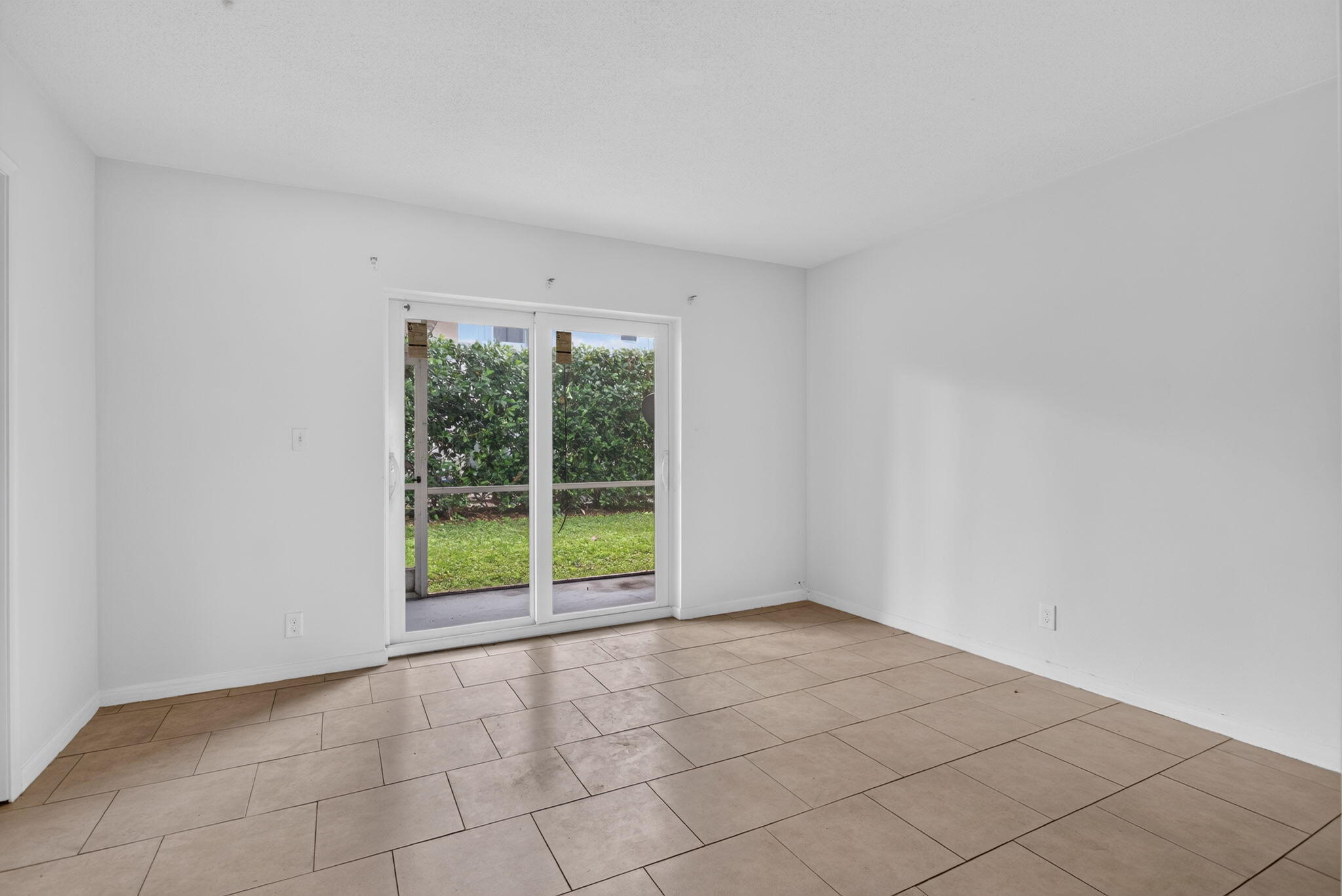 2160 NE 42nd Court 3