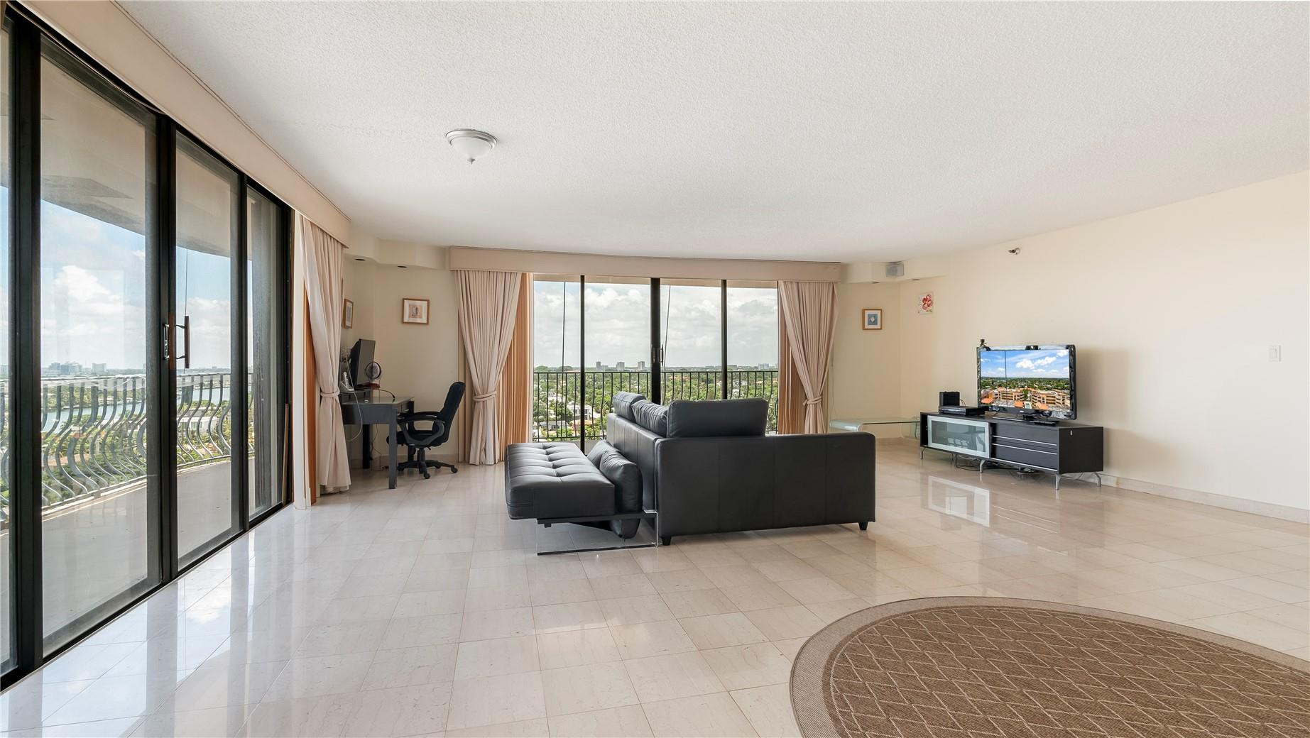 8877 Collins Avenue 1107
