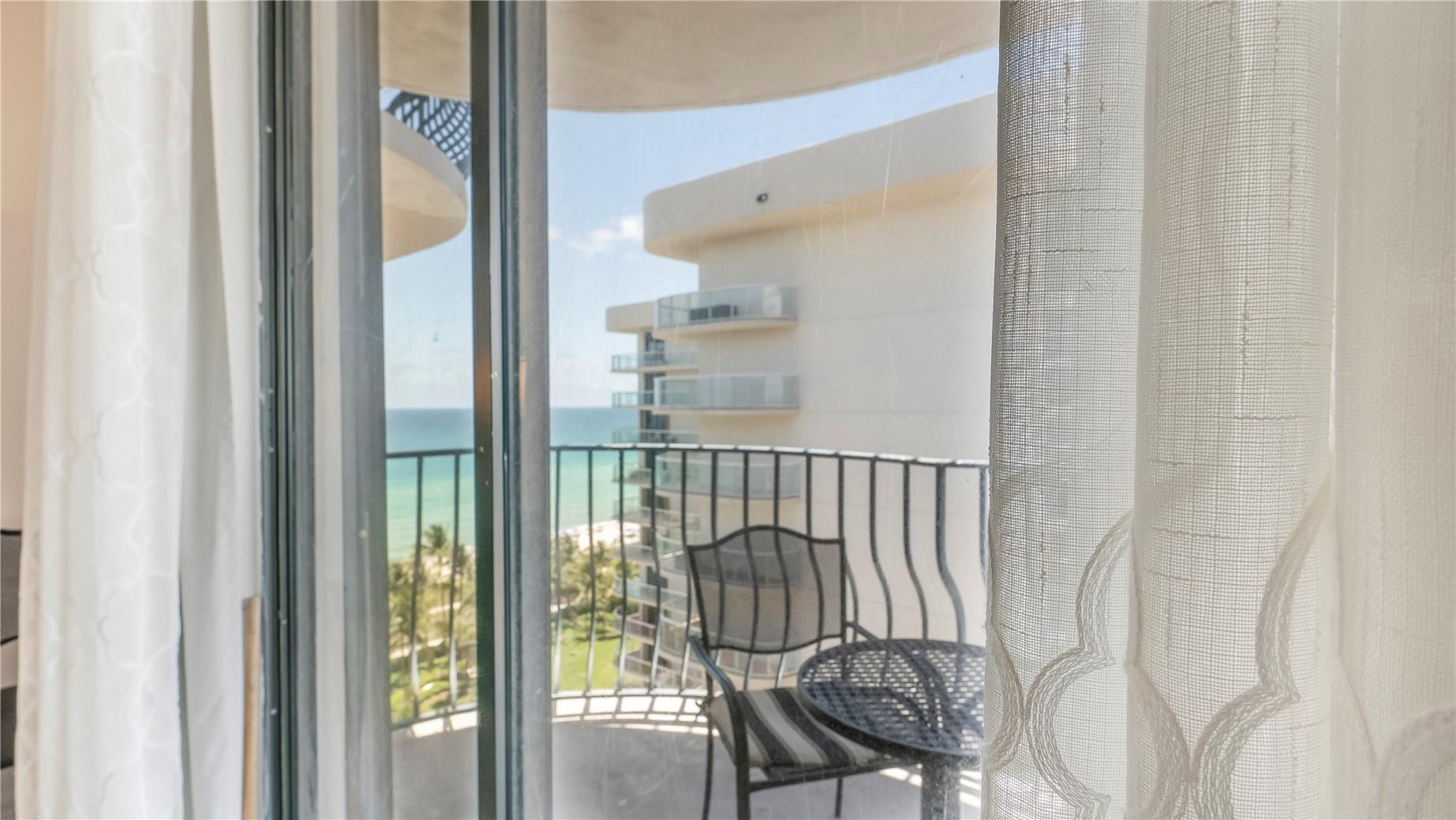 8877 Collins Avenue 1107
