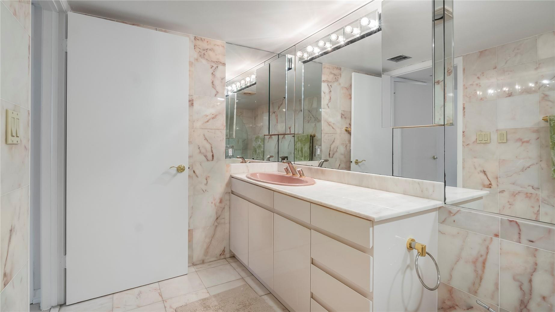 8877 Collins Avenue 1107