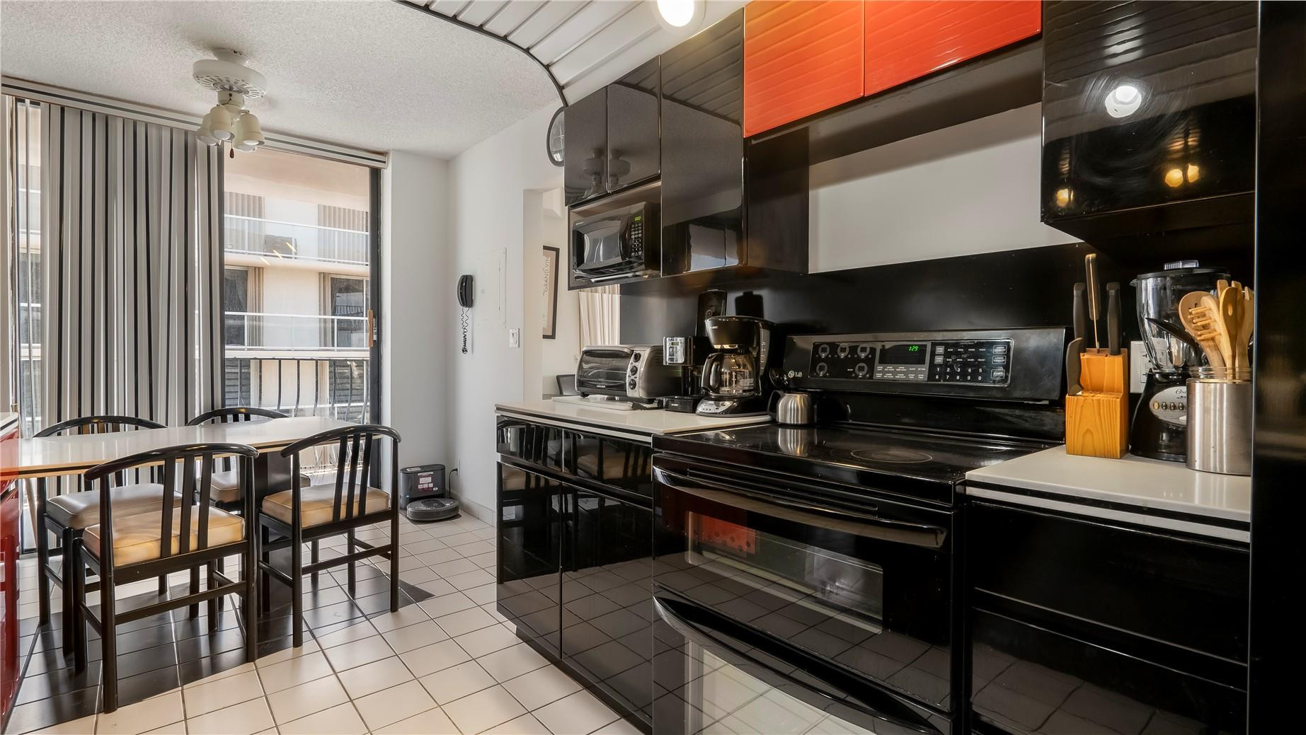 8877 Collins Avenue 1107
