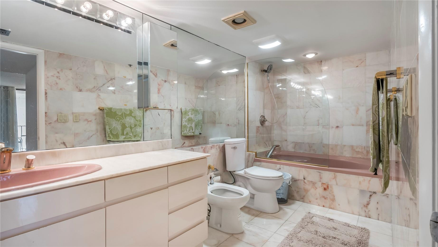 8877 Collins Avenue 1107