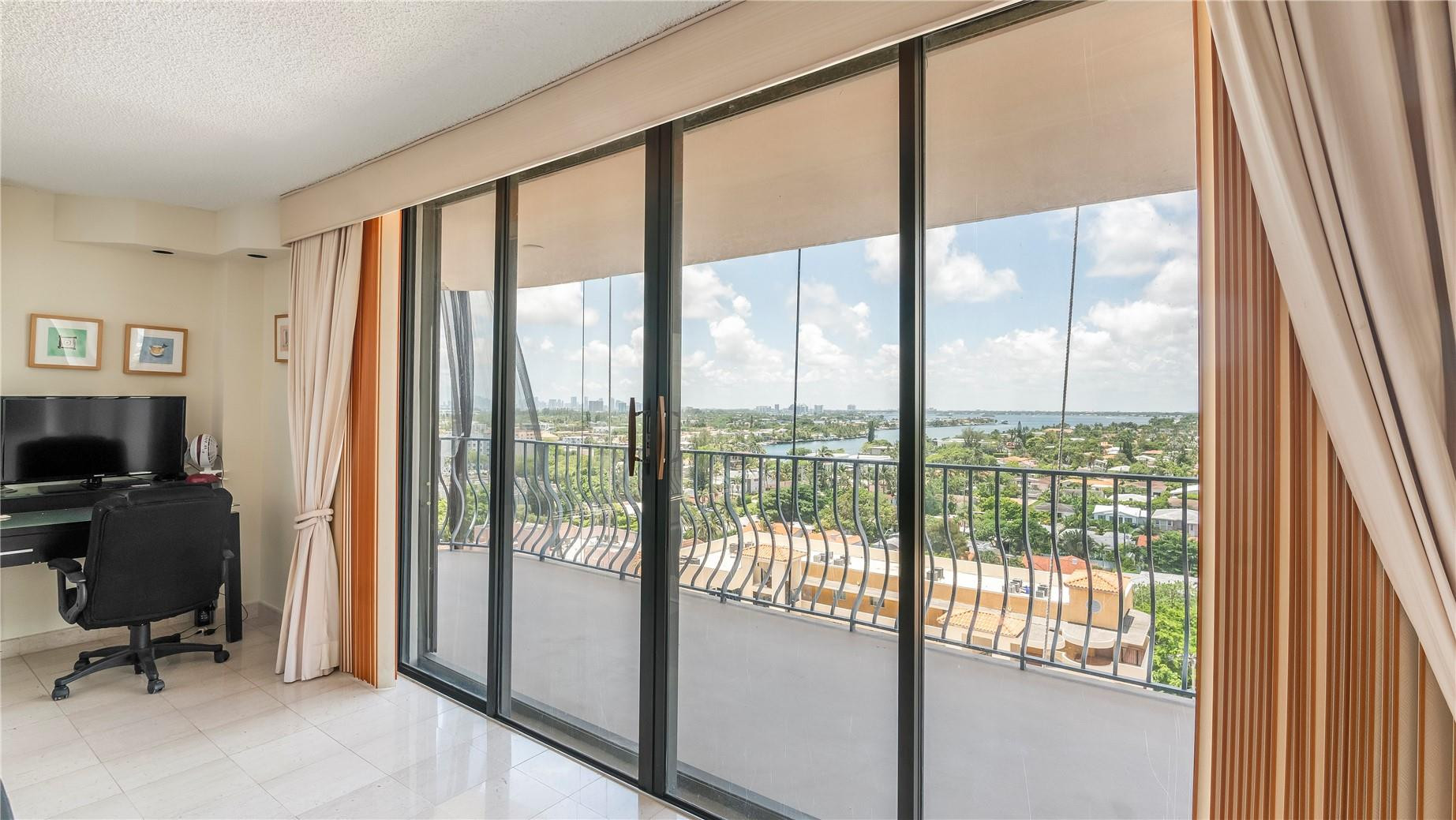 8877 Collins Avenue 1107