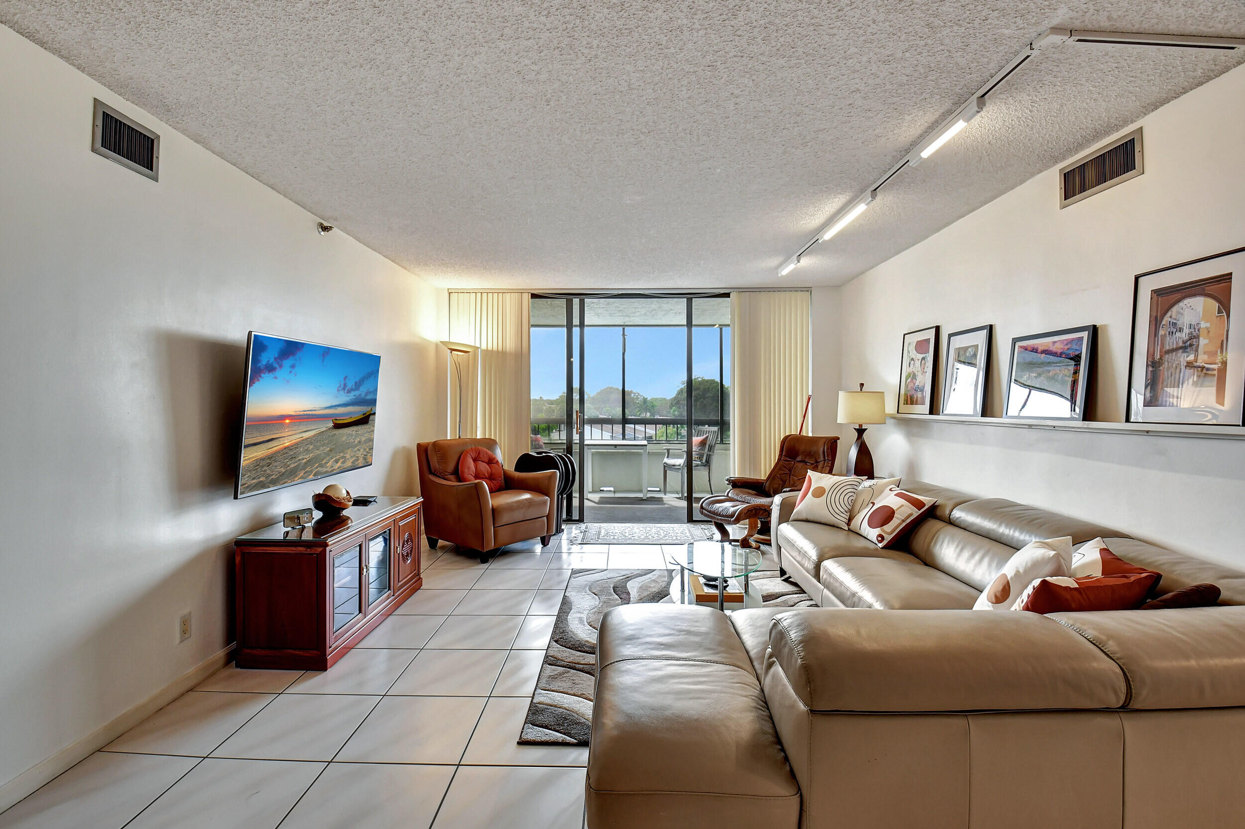 6372 La Costa Drive 405