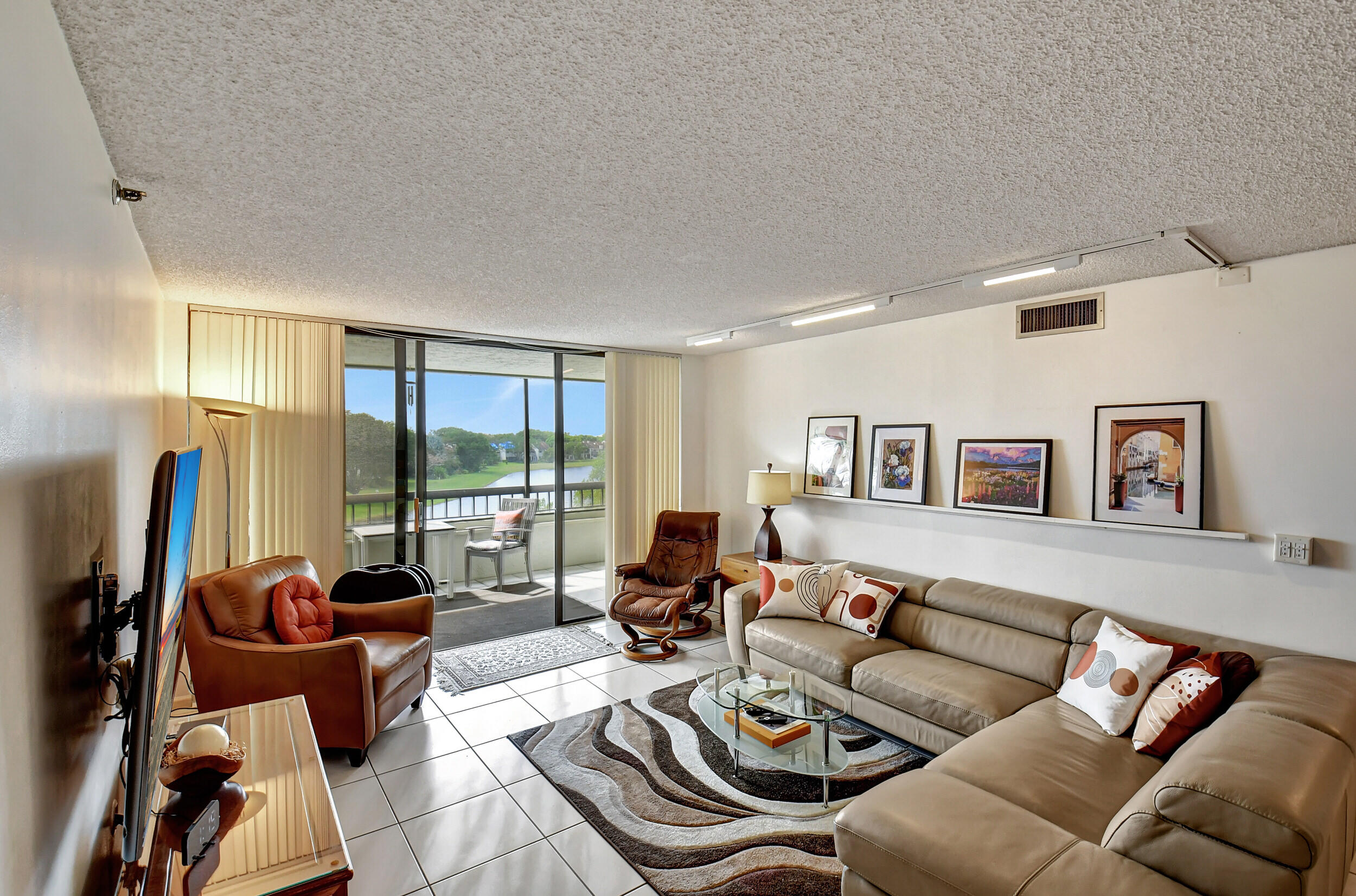 6372 La Costa Drive 405