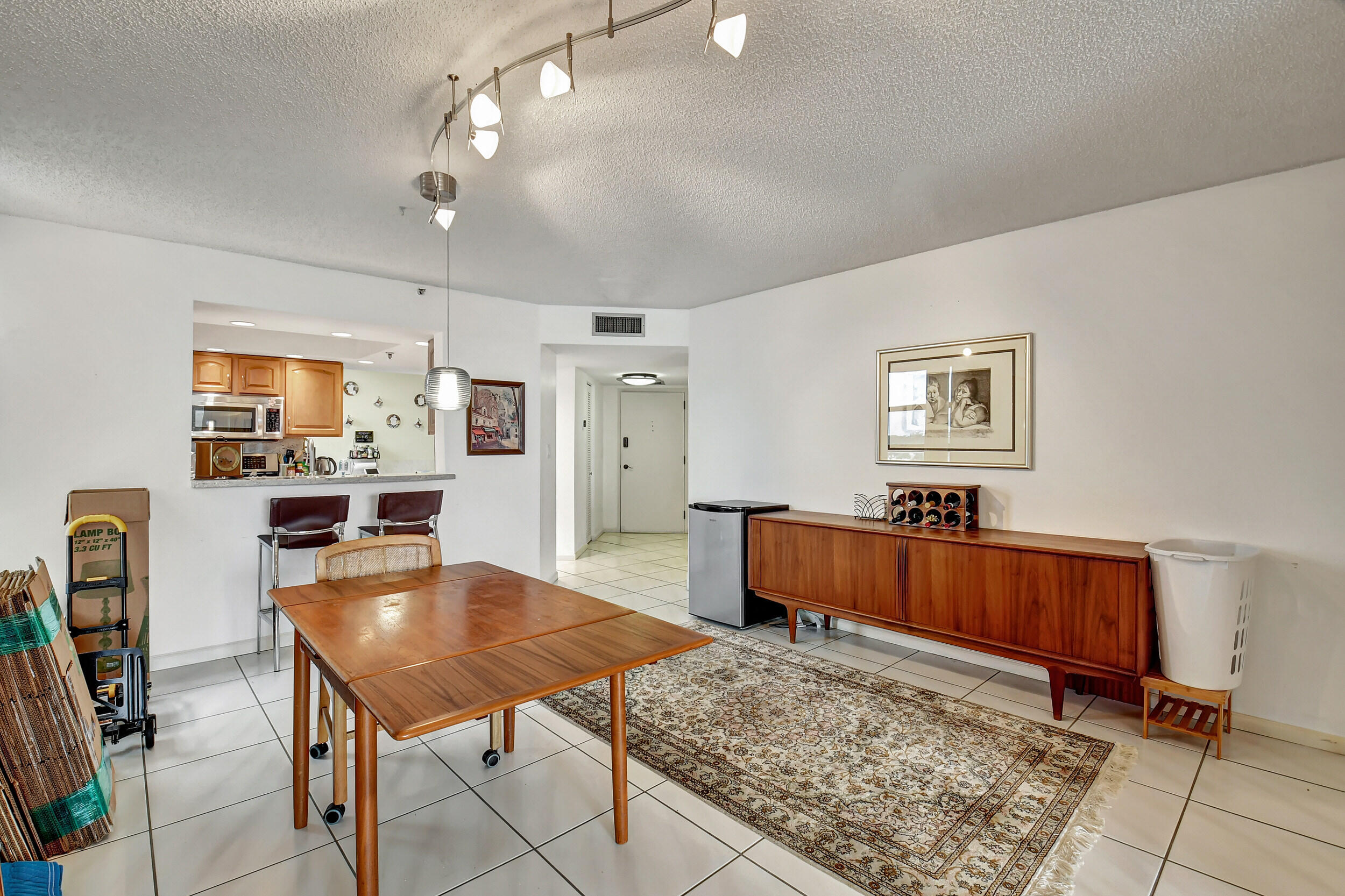 6372 La Costa Drive 405