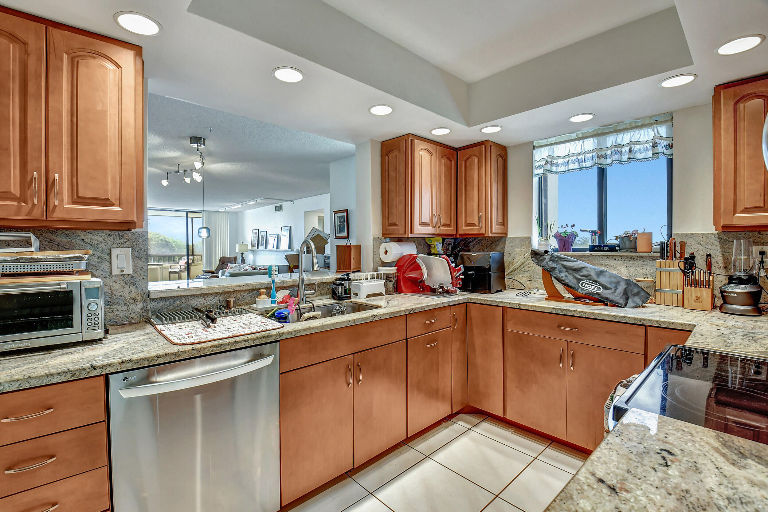 6372 La Costa Drive 405