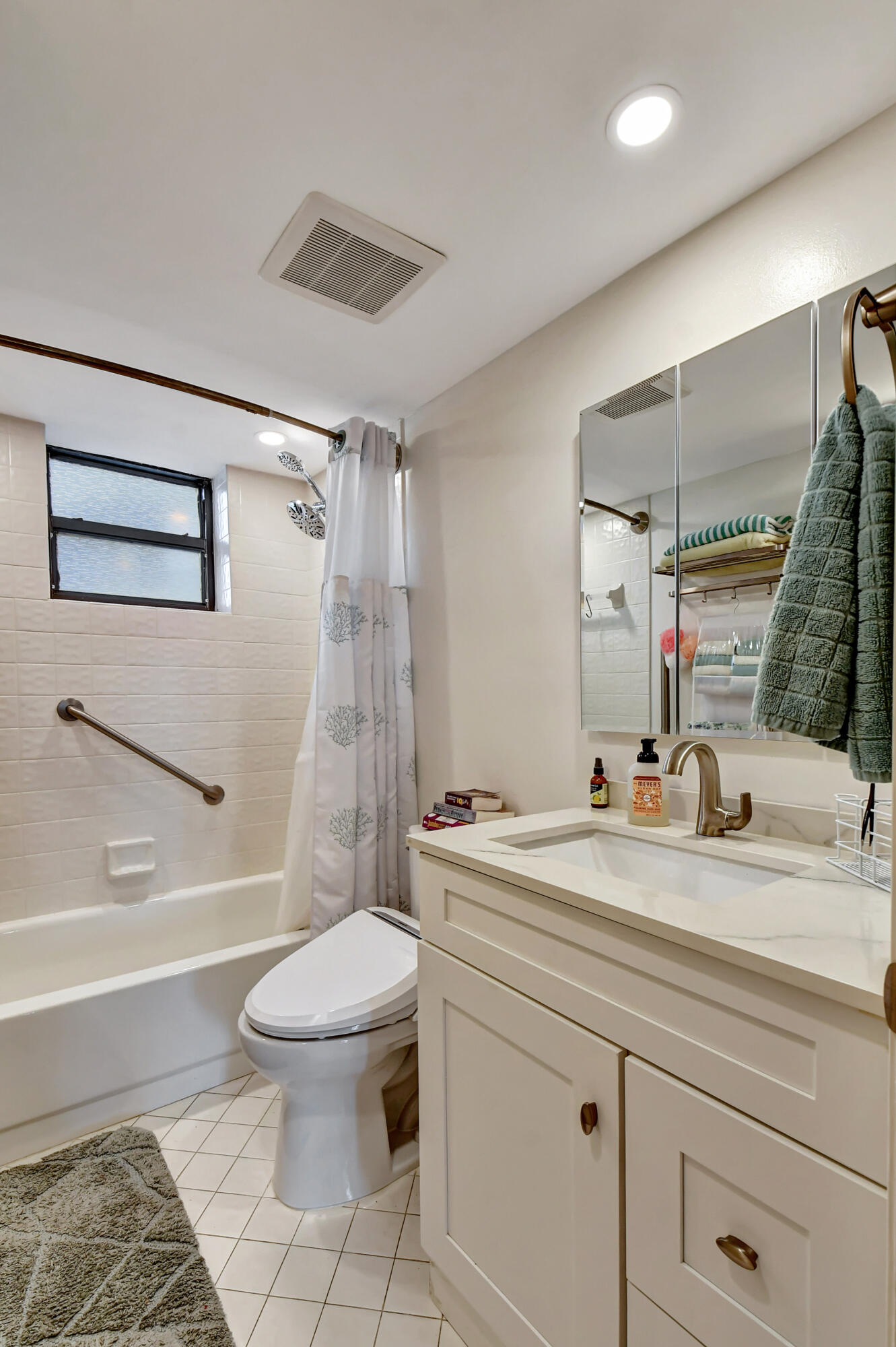 6372 La Costa Drive 405