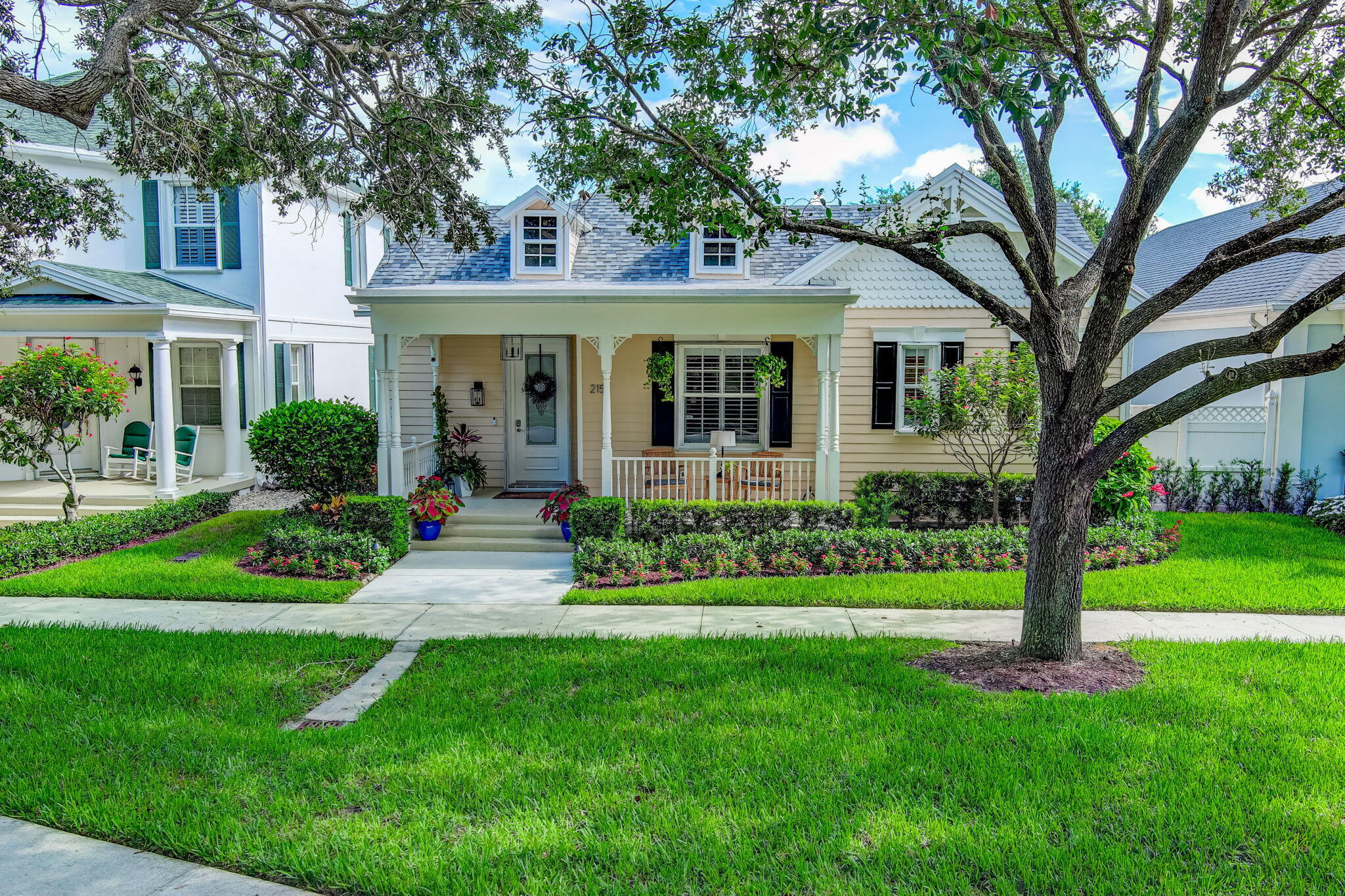 215 Sweet Bay Circle