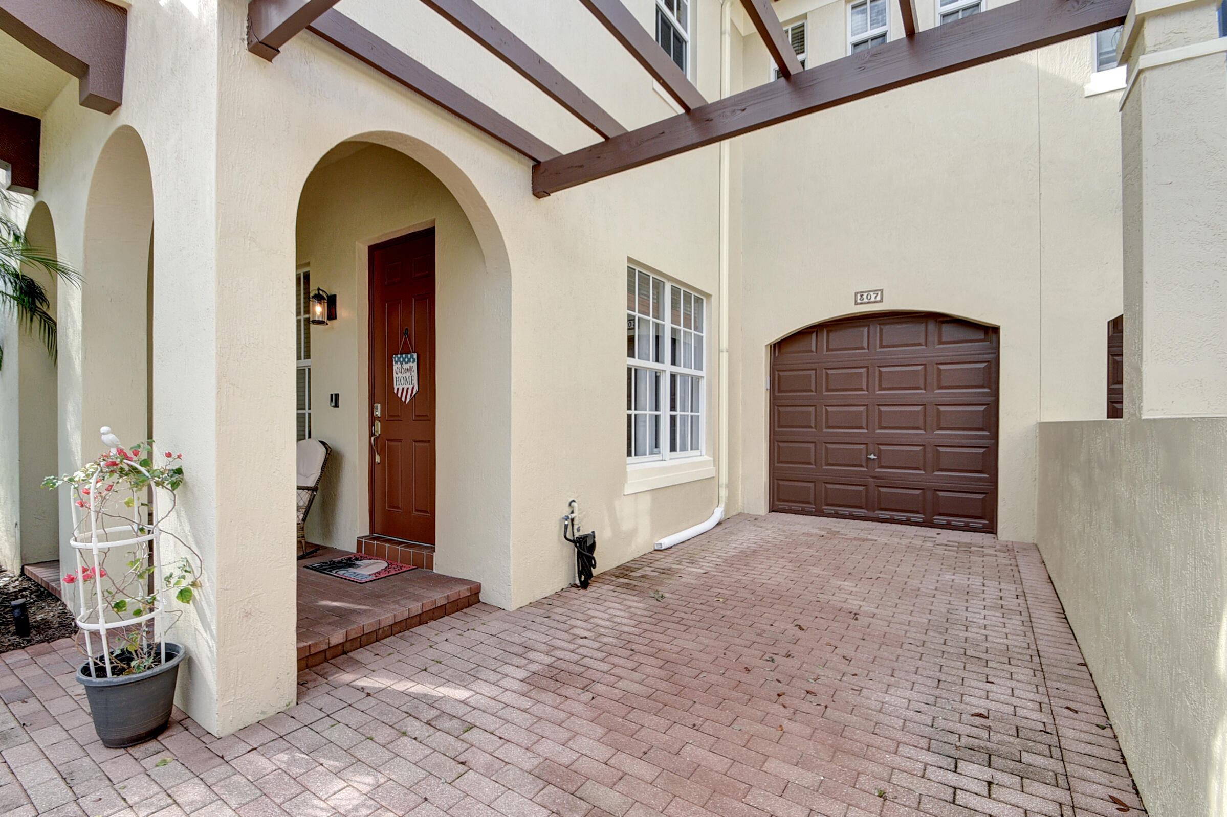 2781 Eagle Rock Circle 307