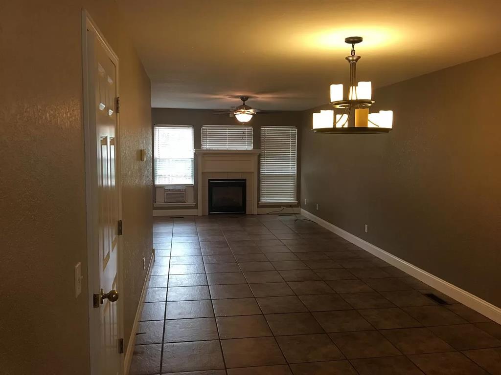 921 Rambling Oaks Drive
