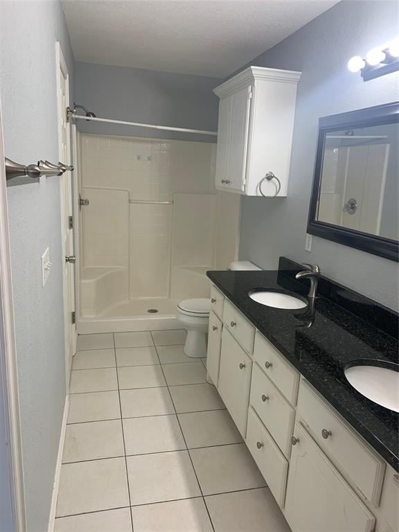 921 Rambling Oaks Drive