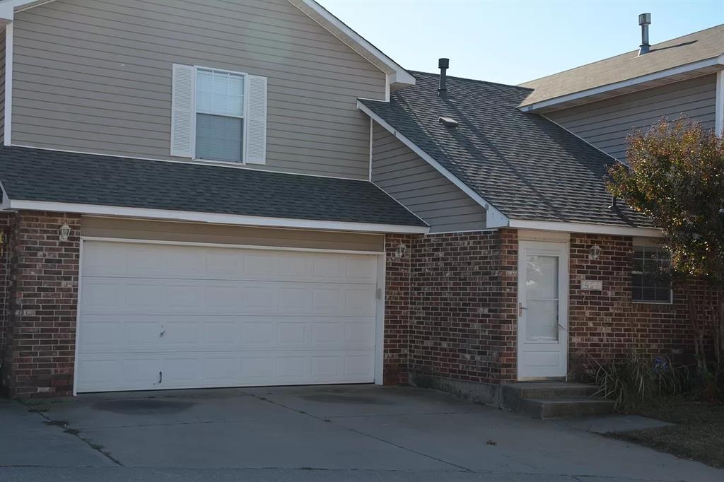 921 Rambling Oaks Drive