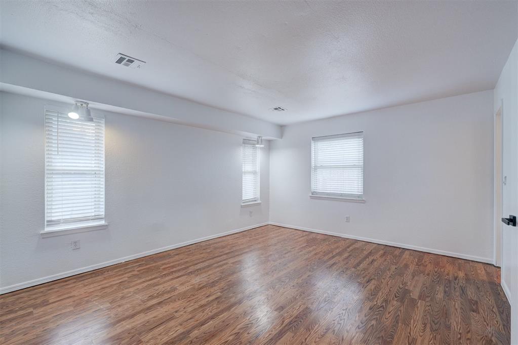 1504 Vulcan Circle