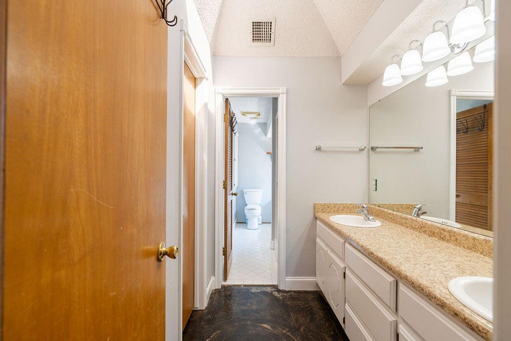3217 Dove Crossing Drive